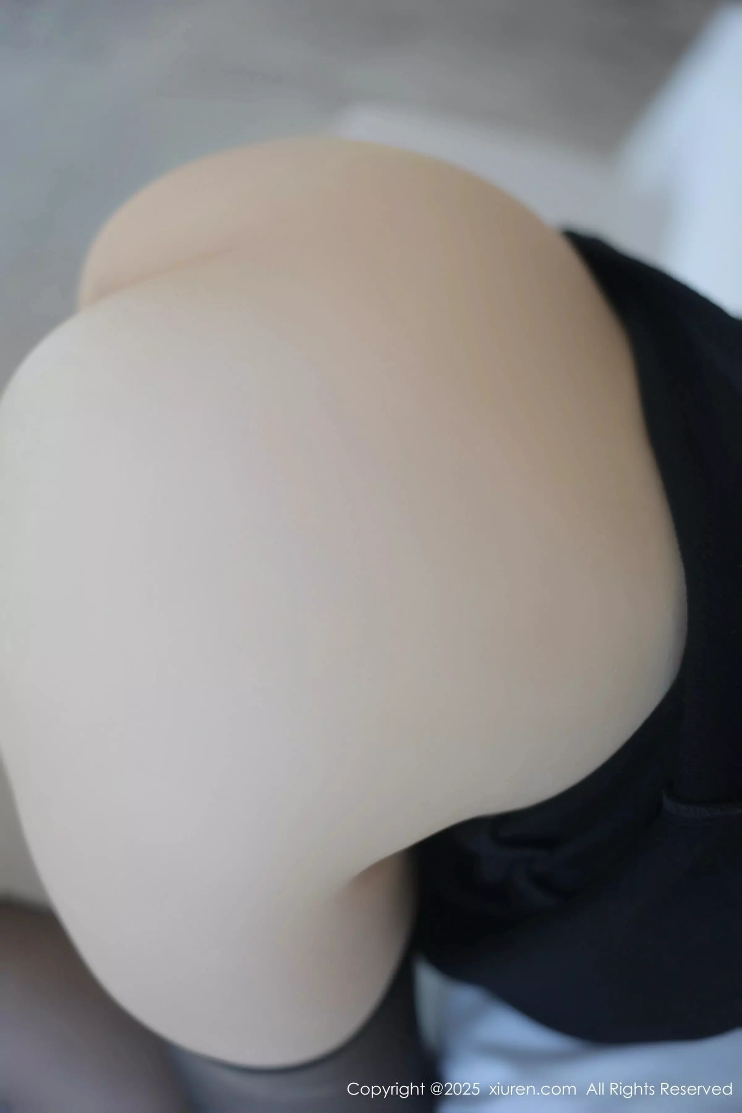 [[XiuRen秀人网]秀人网]No.10070_新人模特玉晨性感黒色吊带长裙配超薄黑丝秀凹凸身材诱惑写真76P