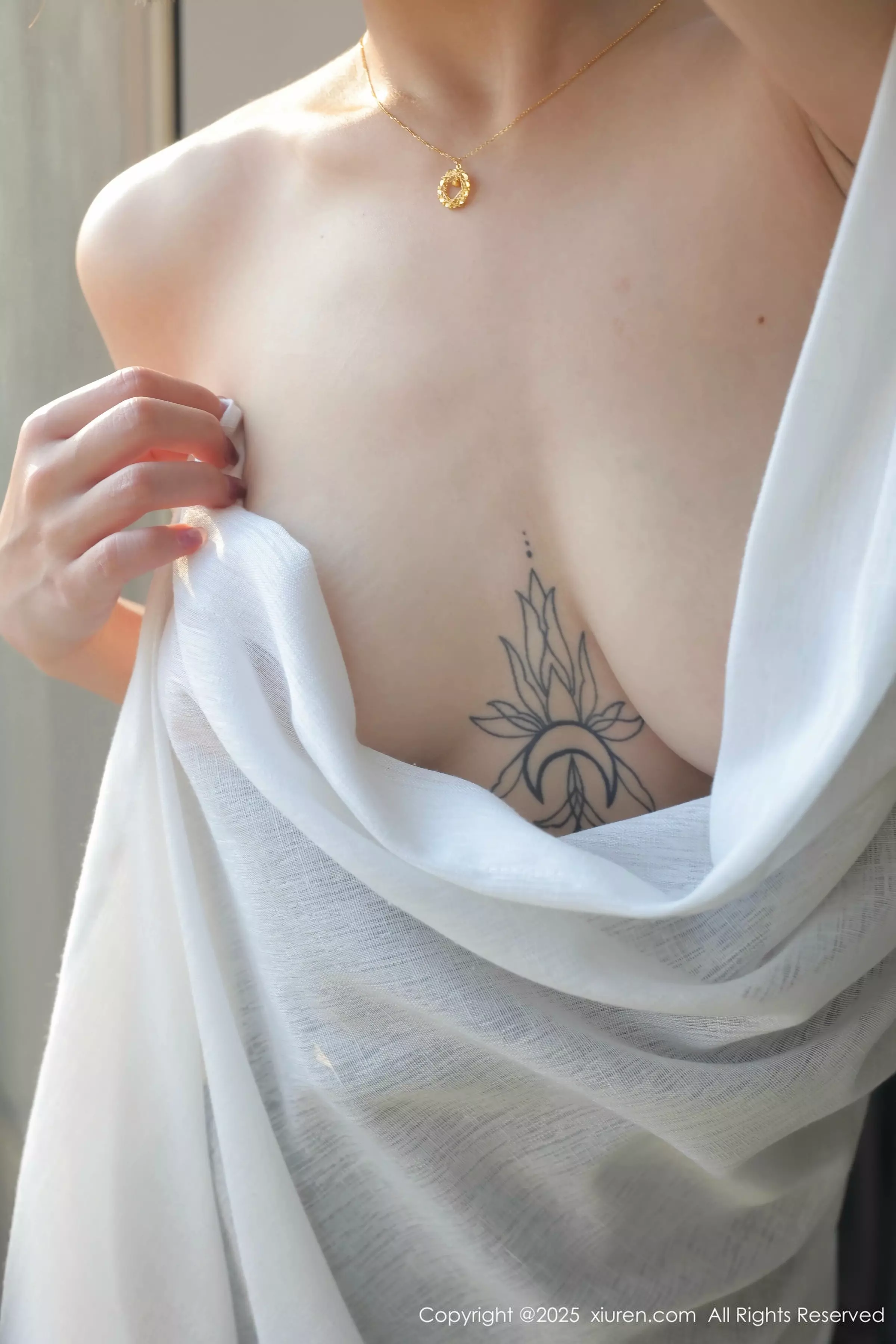 [[XiuRen秀人网]秀人网]No.10076_模特汐子性感黑色OL服饰配超薄黑丝半脱秀翘臀美腿诱惑写真79P