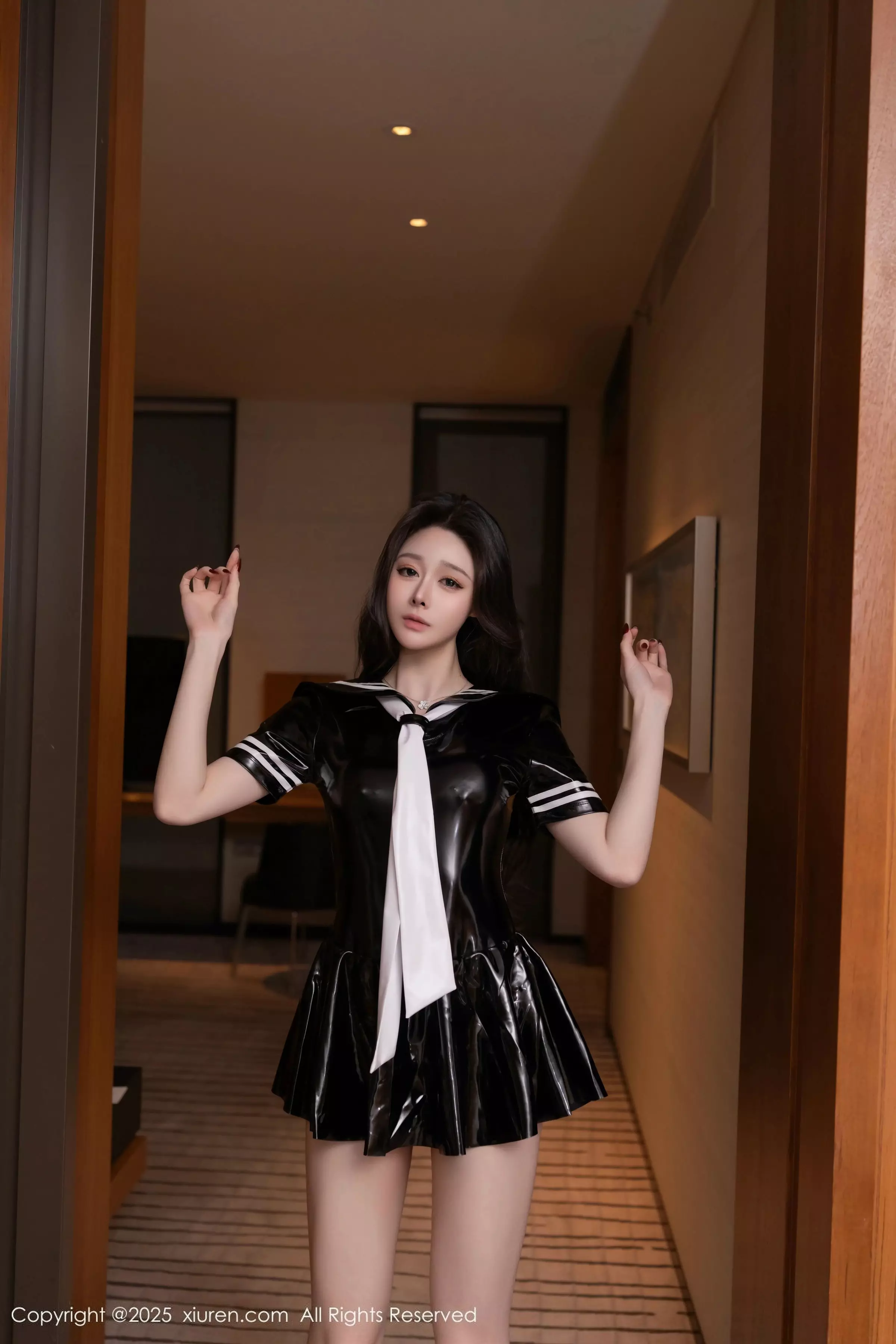 [[XiuRen秀人网]秀人网]No.10087_模特小逗逗性感黑色胶衣+魅惑连体黑丝秀曼妙身姿撩人诱惑写真82P