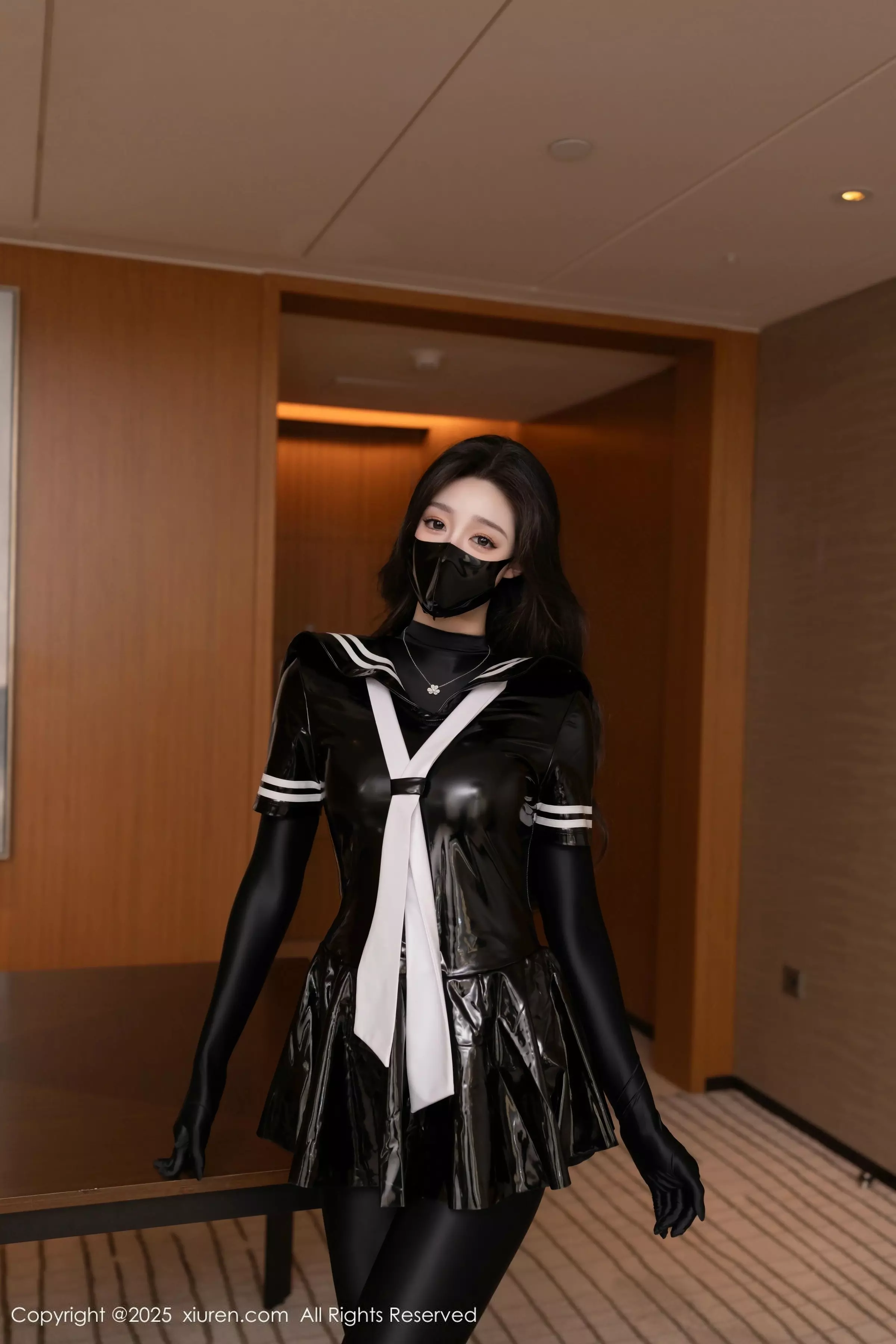 [[XiuRen秀人网]秀人网]No.10087_模特小逗逗性感黑色胶衣+魅惑连体黑丝秀曼妙身姿撩人诱惑写真82P