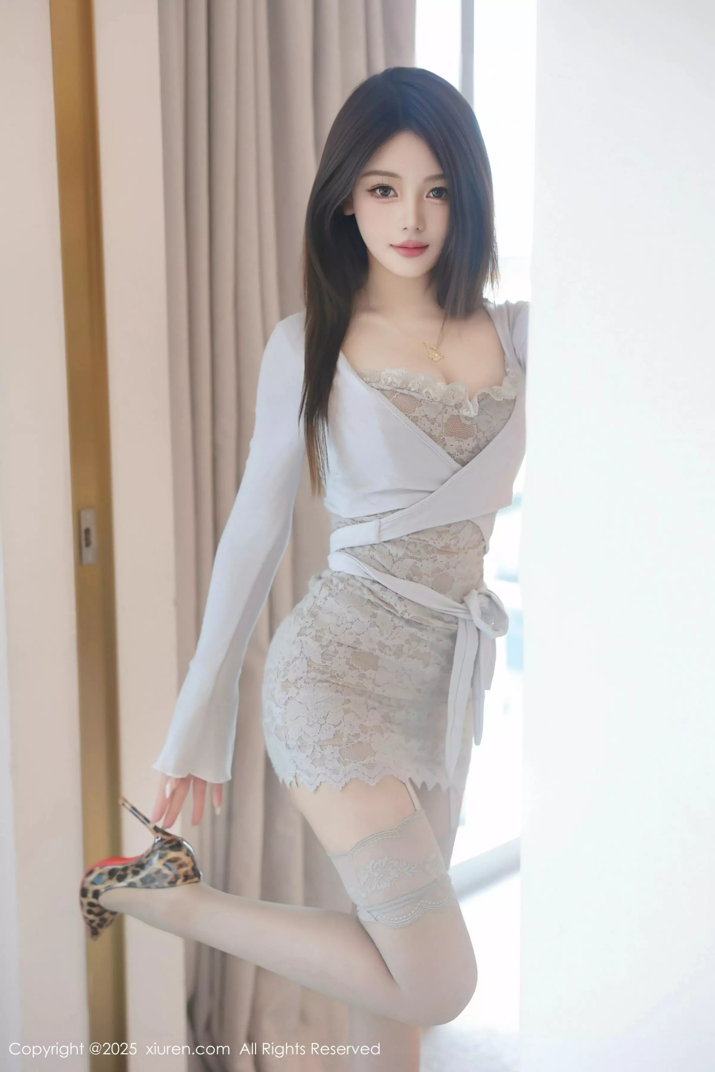 [[XiuRen秀人网]秀人网]No.10083_模特爱酱里性感灰色情趣连衣短裙配肉丝吊袜秀完美身材诱惑写真97P