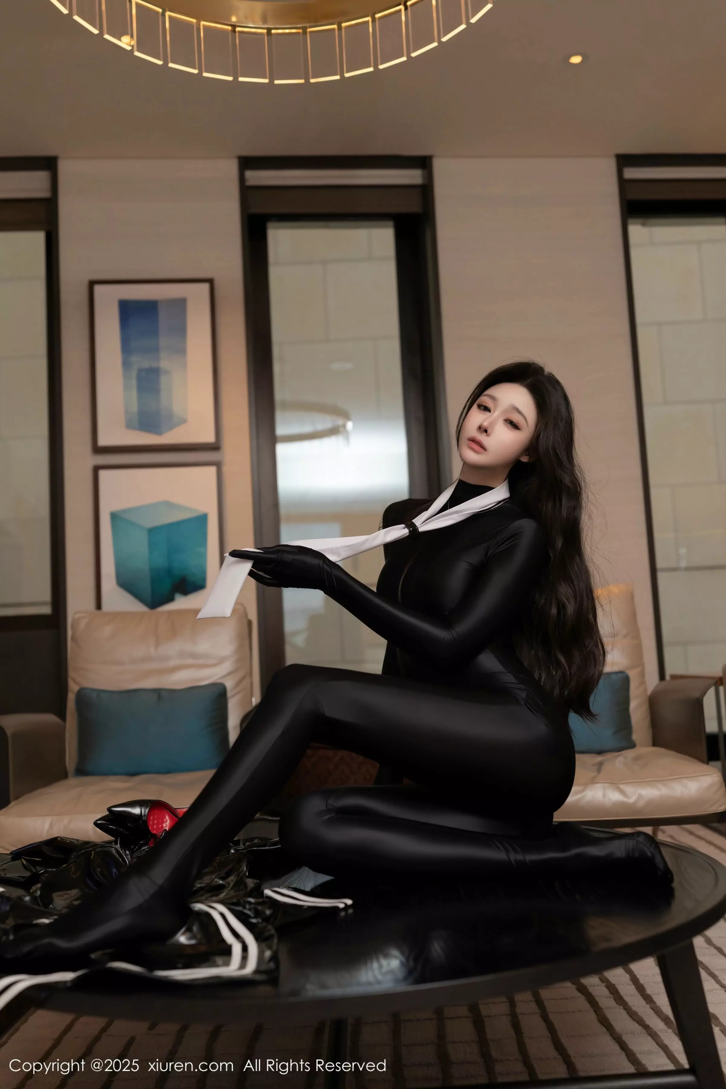 [[XiuRen秀人网]秀人网]No.10087_模特小逗逗性感黑色胶衣+魅惑连体黑丝秀曼妙身姿撩人诱惑写真82P