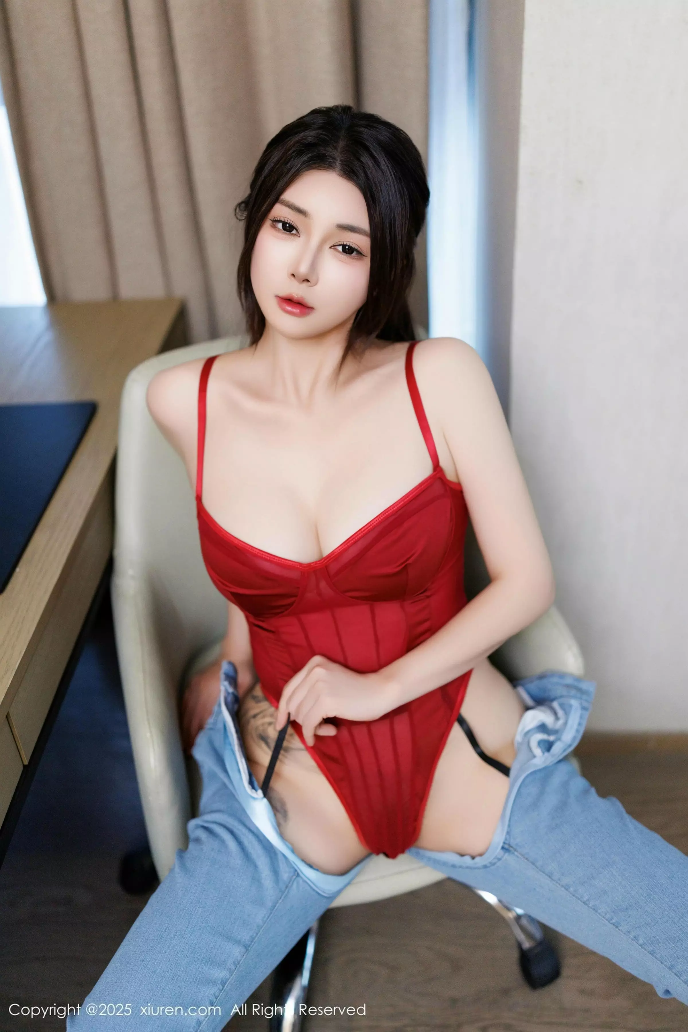 [[XiuRen秀人网]秀人网]No.10090_模特凯竹Quinn红色连体内衣+粉色情趣内衣秀丰腴身材诱惑写真82P