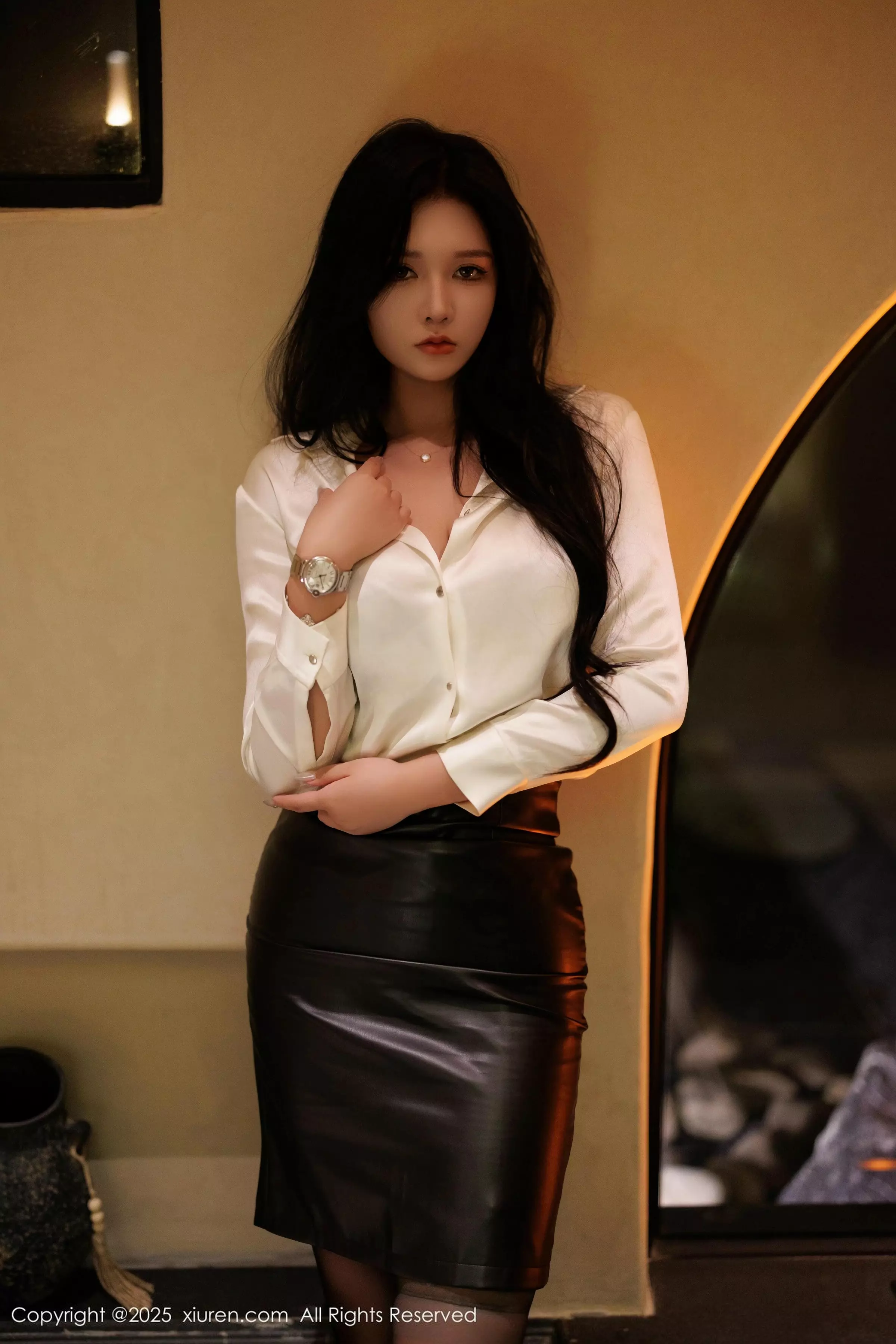 [[XiuRen秀人网]秀人网]No.10097_模特娜比性感白色衬衫配黑短裙露魅惑黑丝秀凹凸身材诱惑写真83P