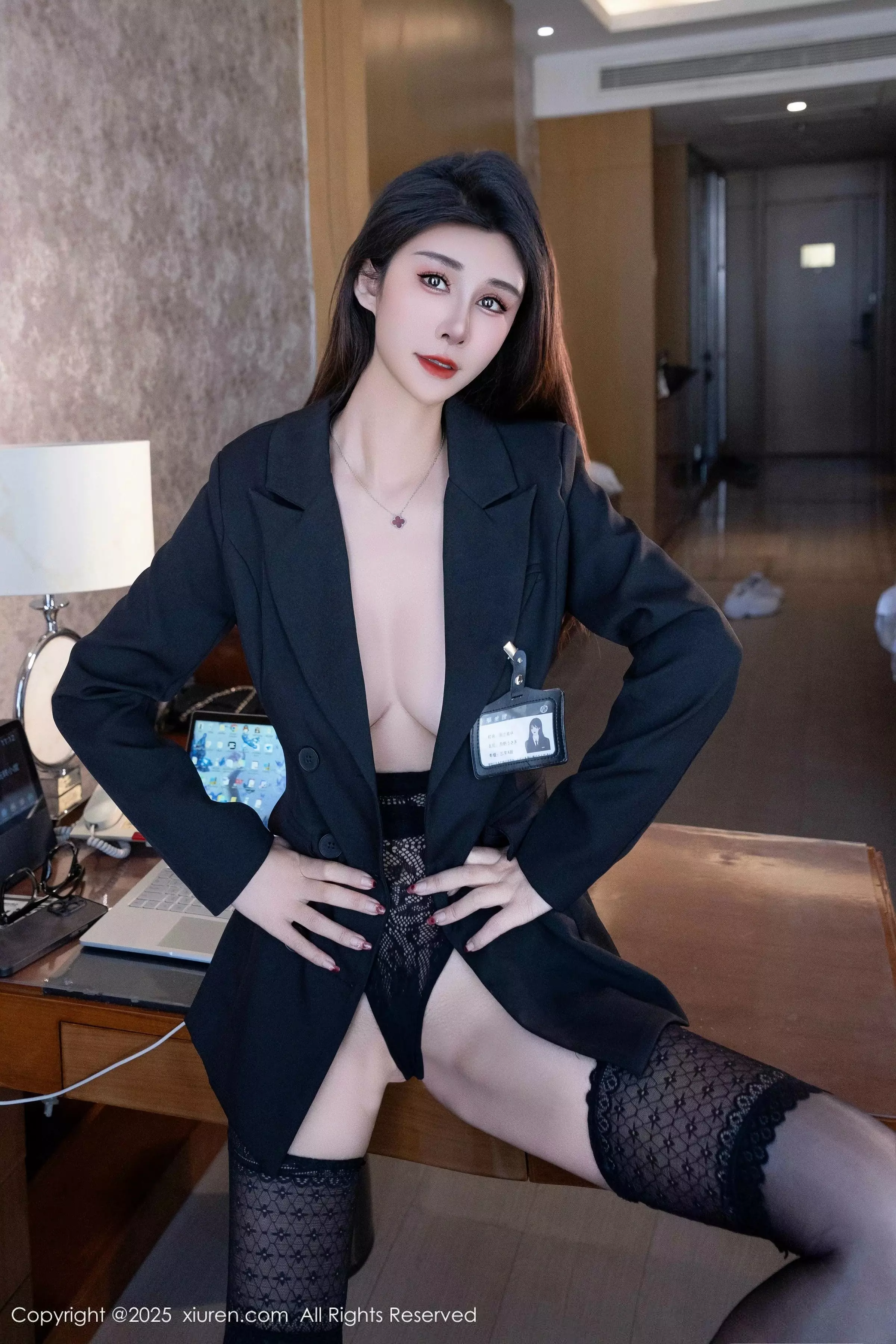 [[XiuRen秀人网]秀人网]No.10095_模特艺艺yiyi性感黑色蕾丝情趣连体衣配黑丝袜秀魔鬼身材诱惑写真98P