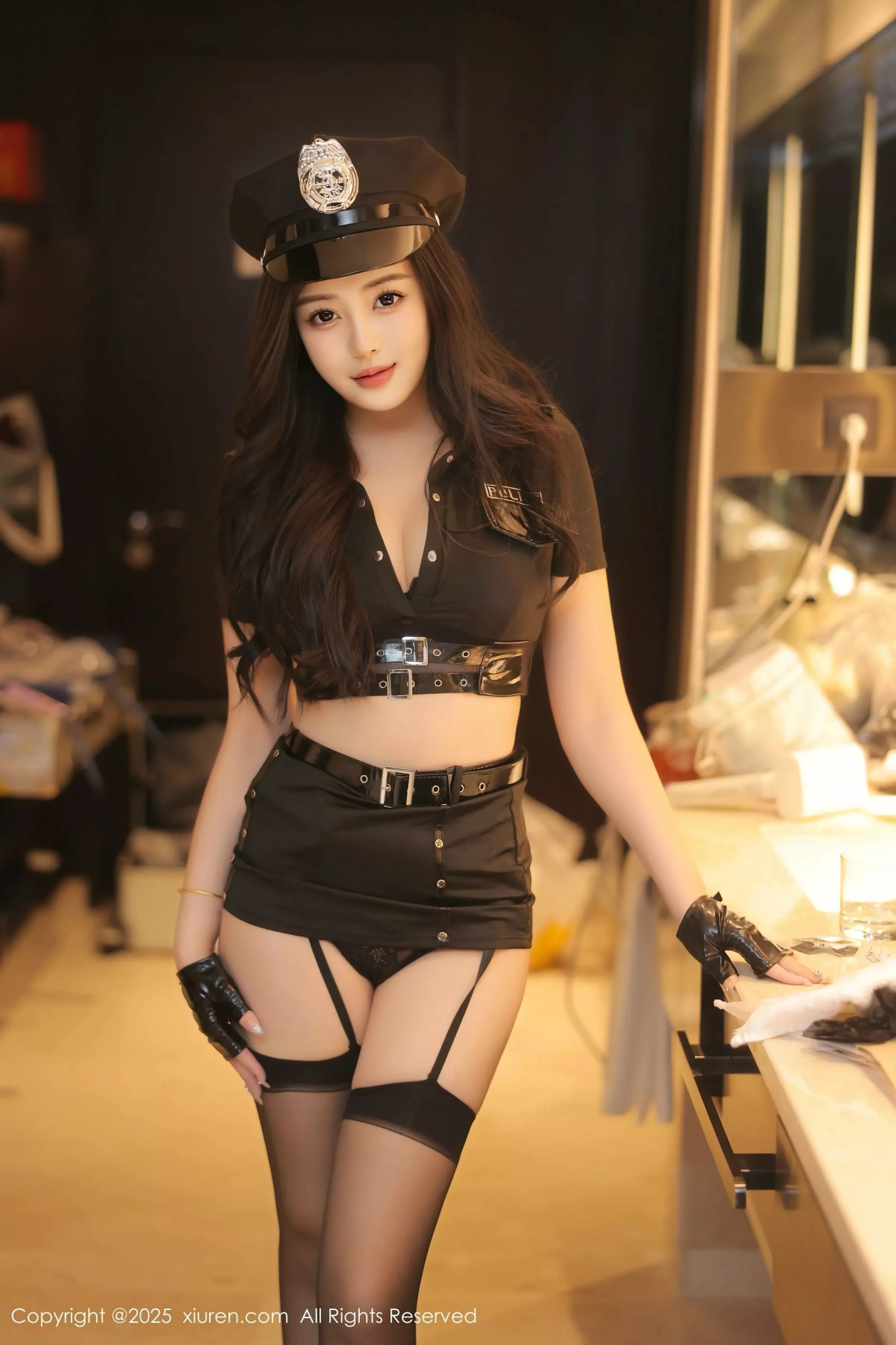 [[XiuRen秀人网]秀人网]No.10098_模特希雅sia性感制服露黑色内衣配黑丝吊袜秀丰腴身材诱惑写真79P