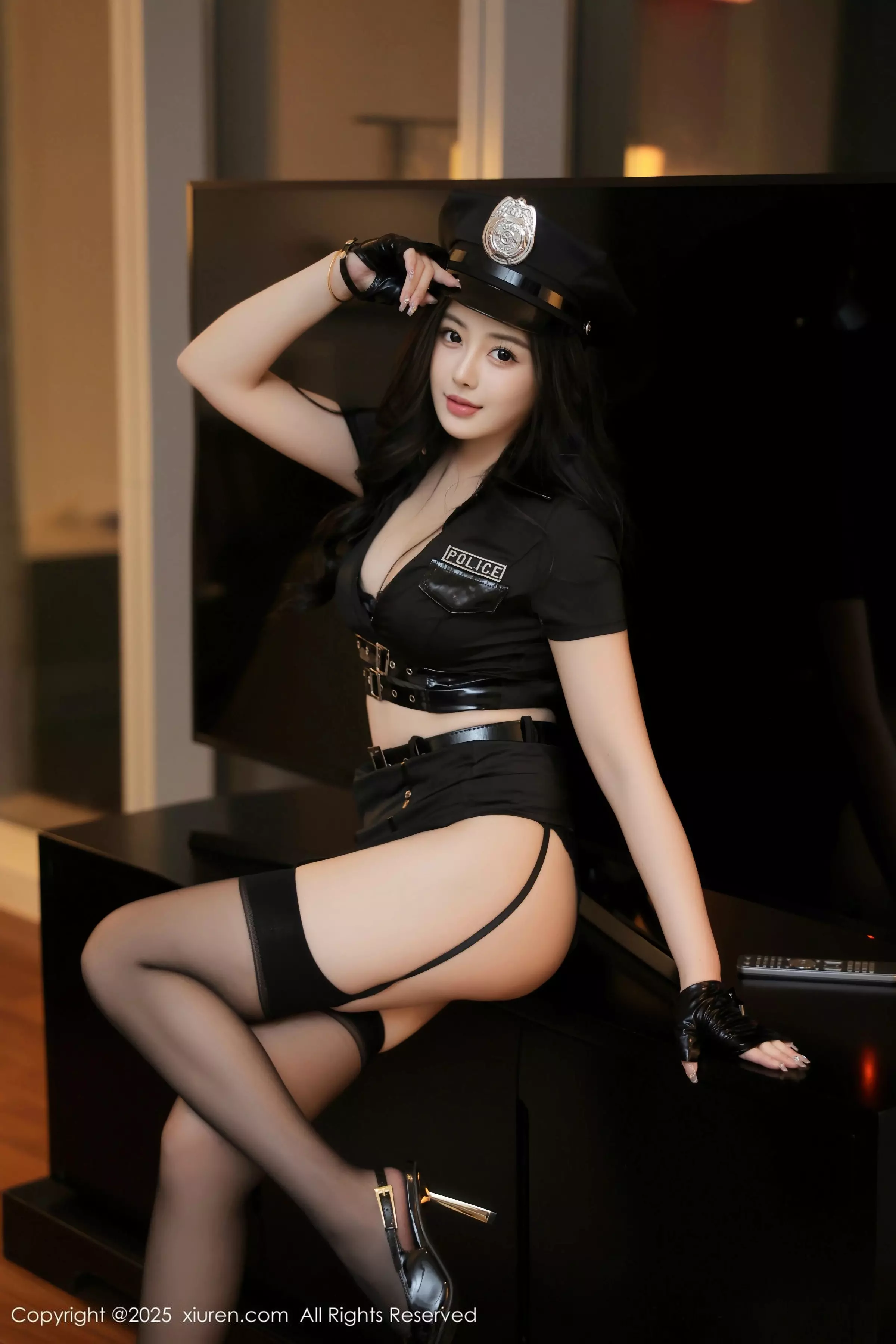 [[XiuRen秀人网]秀人网]No.10098_模特希雅sia性感制服露黑色内衣配黑丝吊袜秀丰腴身材诱惑写真79P