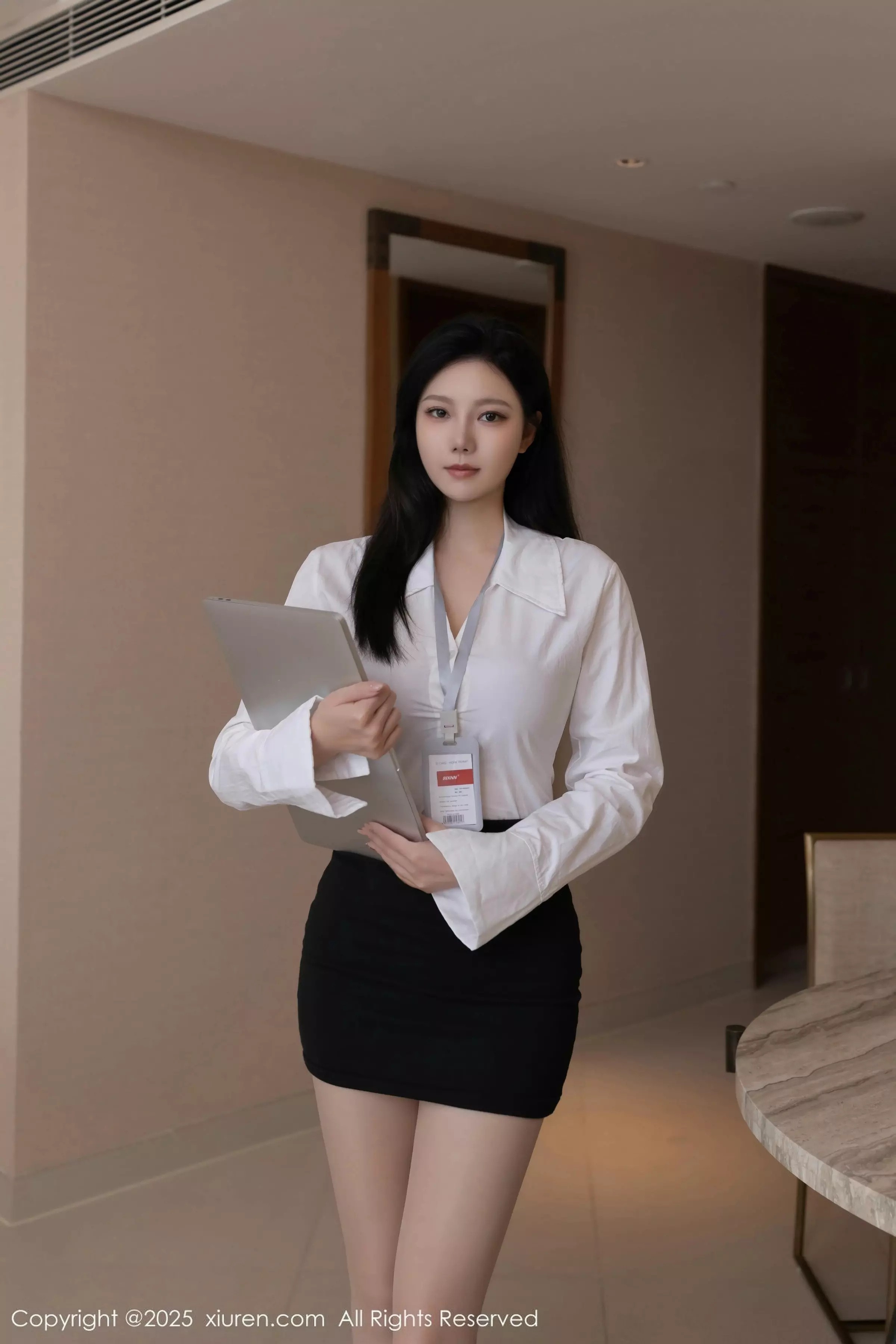 [[XiuRen秀人网]秀人网]No.10100_模特安然anran性感白T露灰玫红色内衣配开档肉丝秀美腿诱惑写真82P