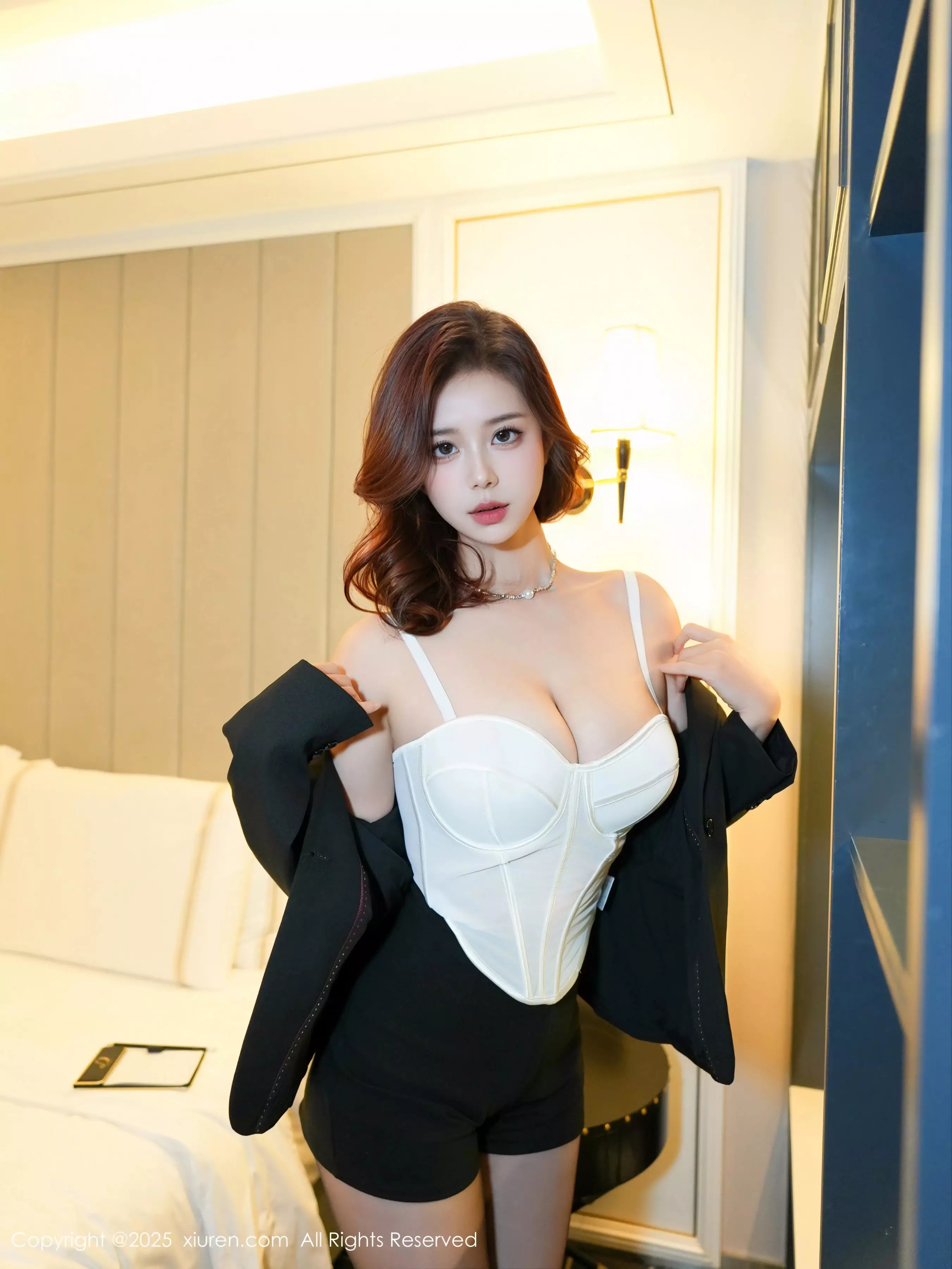 [[XiuRen秀人网]秀人网]No.10101_新人模特玫瑰我爱你性感白色内衣配超薄黑丝秀凹凸身材诱惑写真79P