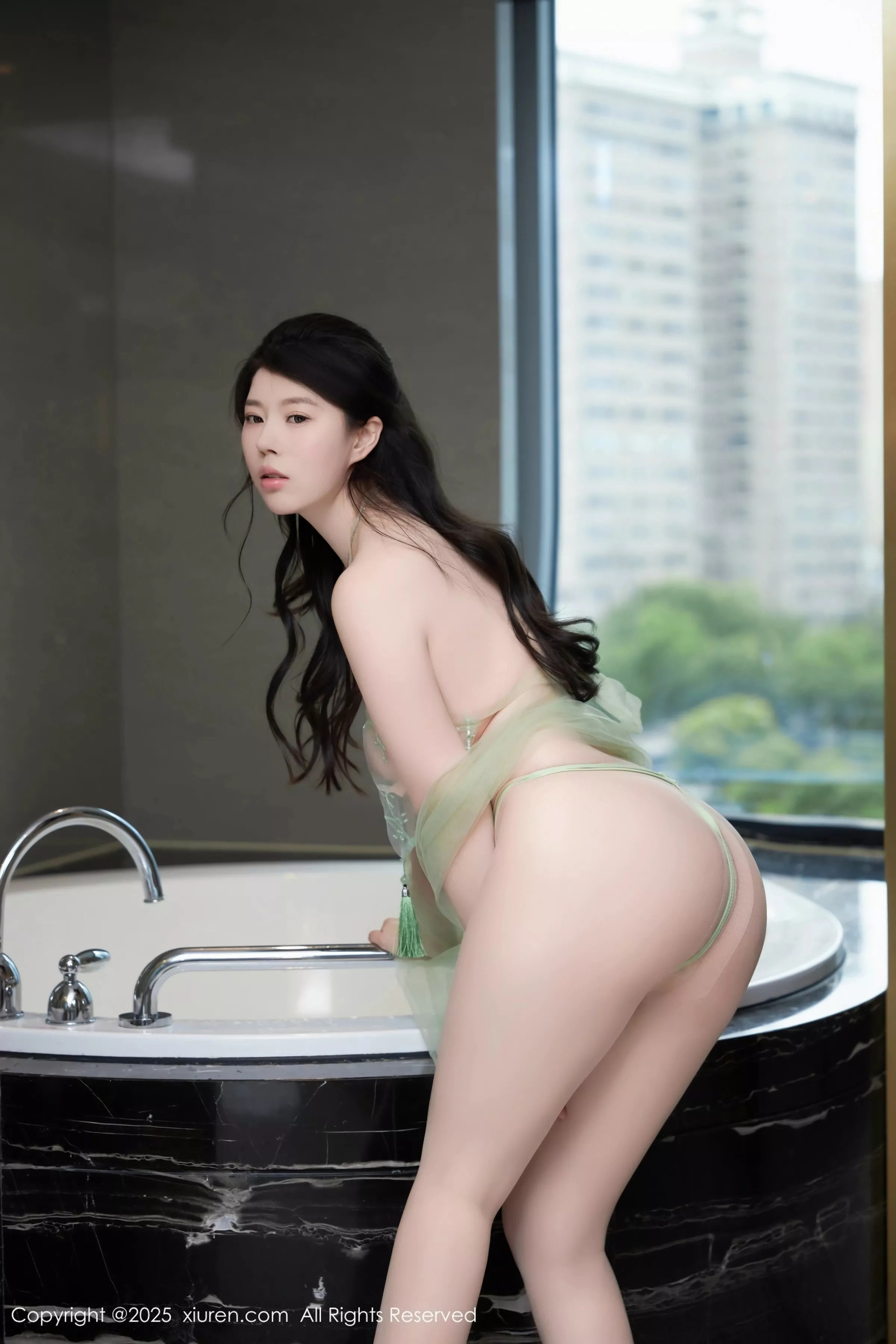 [[XiuRen秀人网]秀人网]No.10110_模特白茹雪abby浴室场景性感情趣薄纱配肉丝袜秀丰腴身材诱惑写真78P