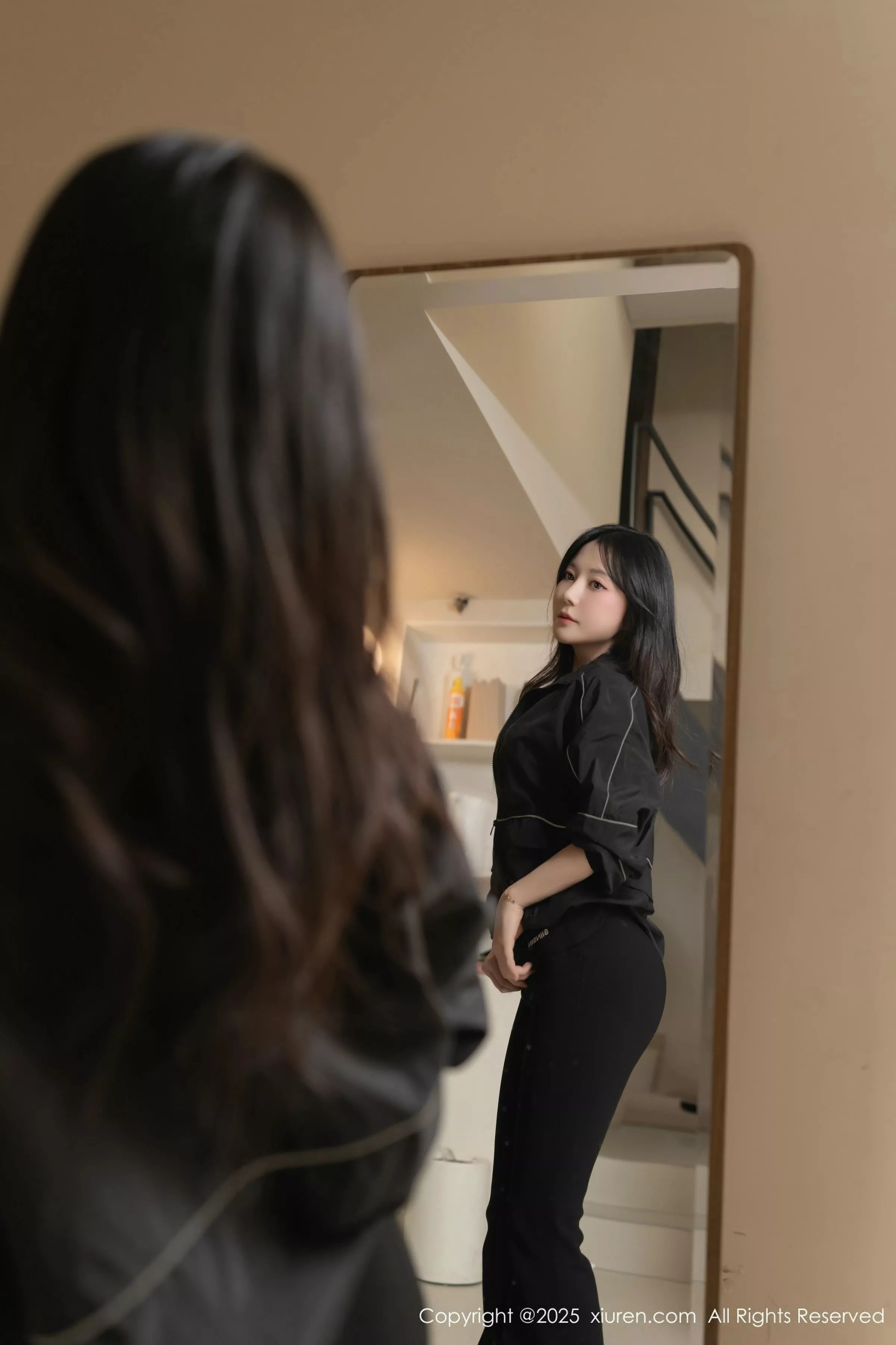 [[XiuRen秀人网]秀人网]No.10112_模特鱼子酱Fish性感黑色运动服露白色内衣秀曼妙身材诱惑写真58P