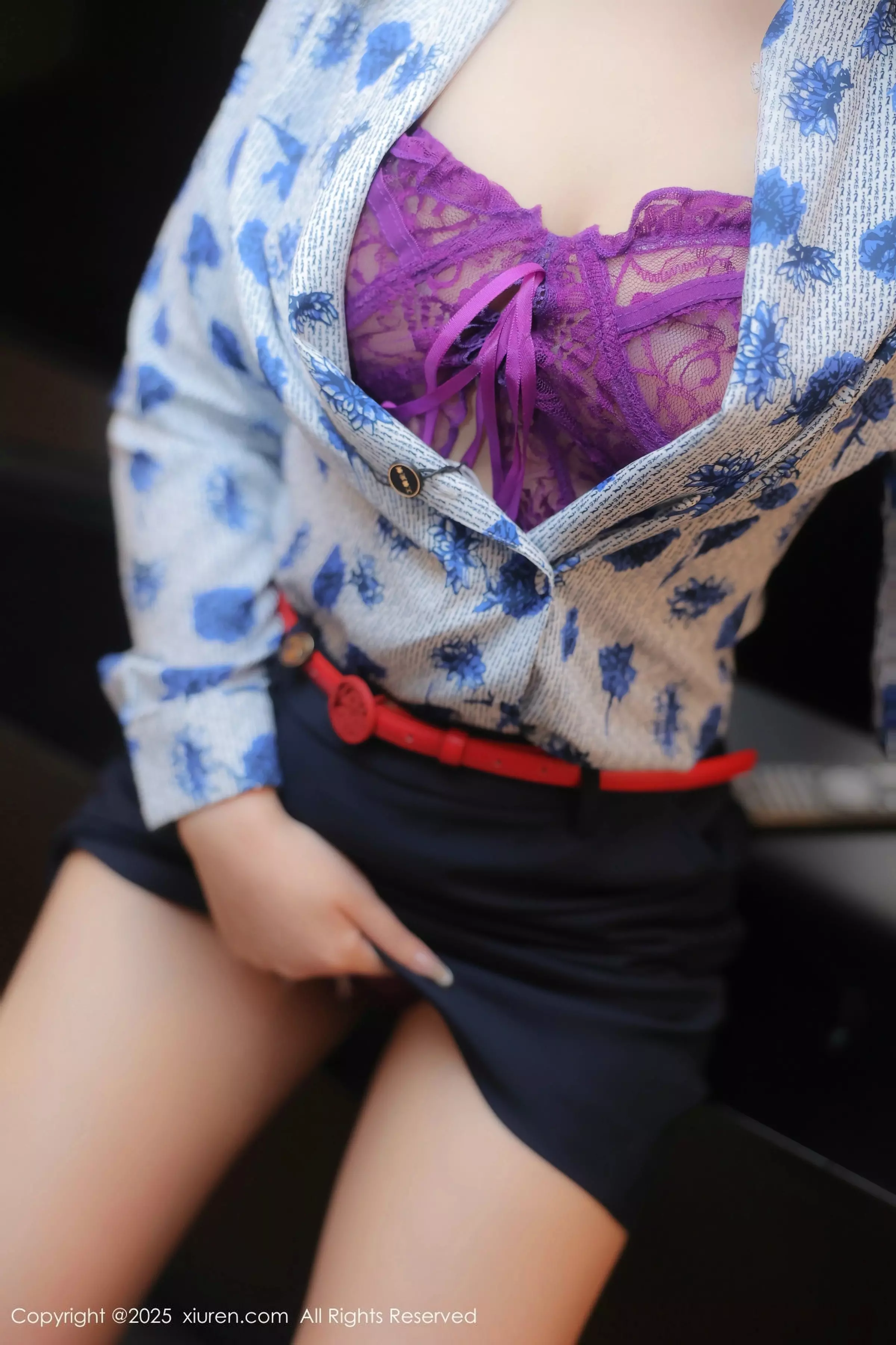 [[XiuRen秀人网]秀人网]No.10041_模特希雅sia性感空姐制服露紫色情趣内衣秀丰腴身材完美诱惑写真59P