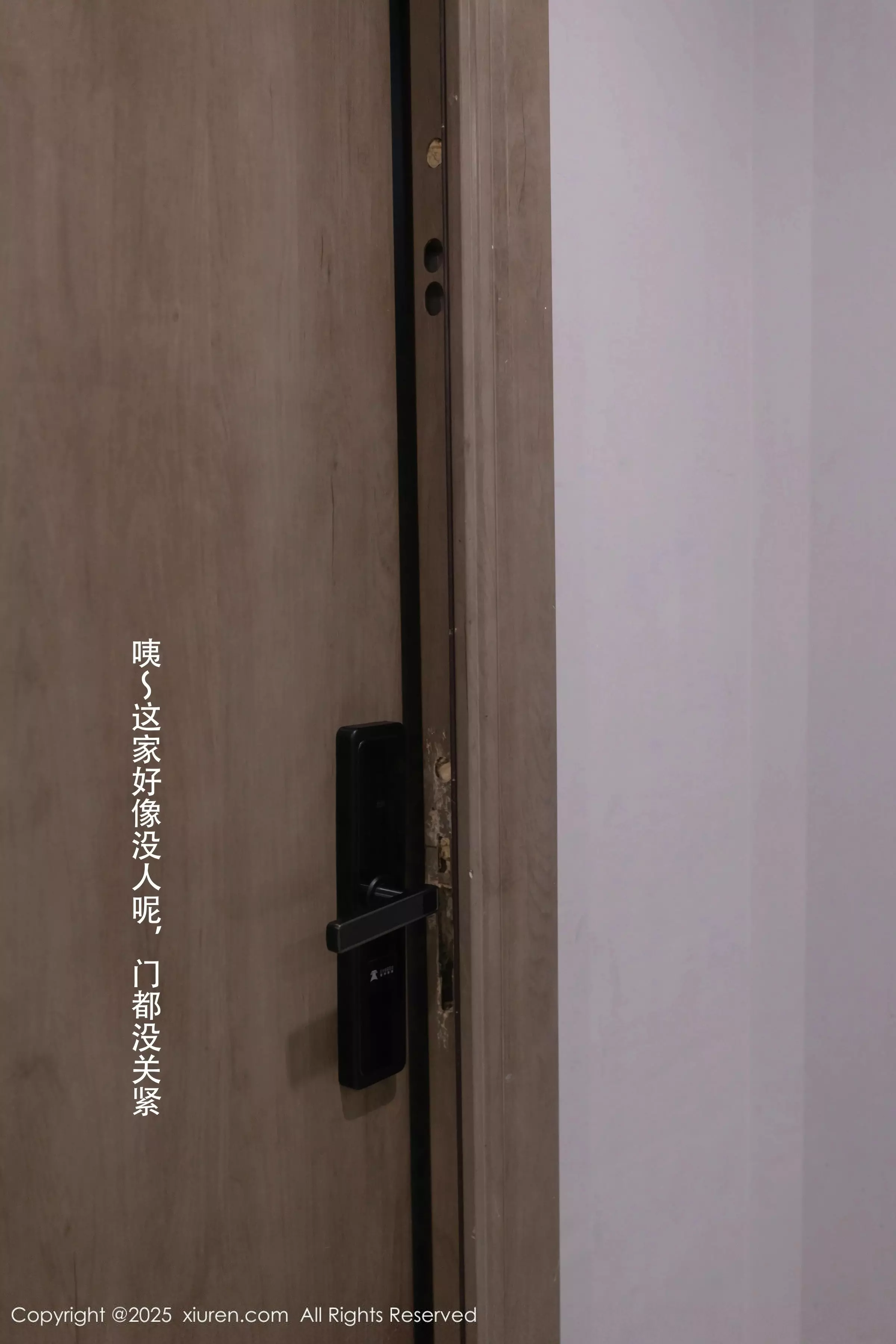 [[XiuRen秀人网]秀人网]No.10042_模特杏子Yada性感灰色瑜伽服露紫色内衣秀曼妙身姿诱惑写真82P