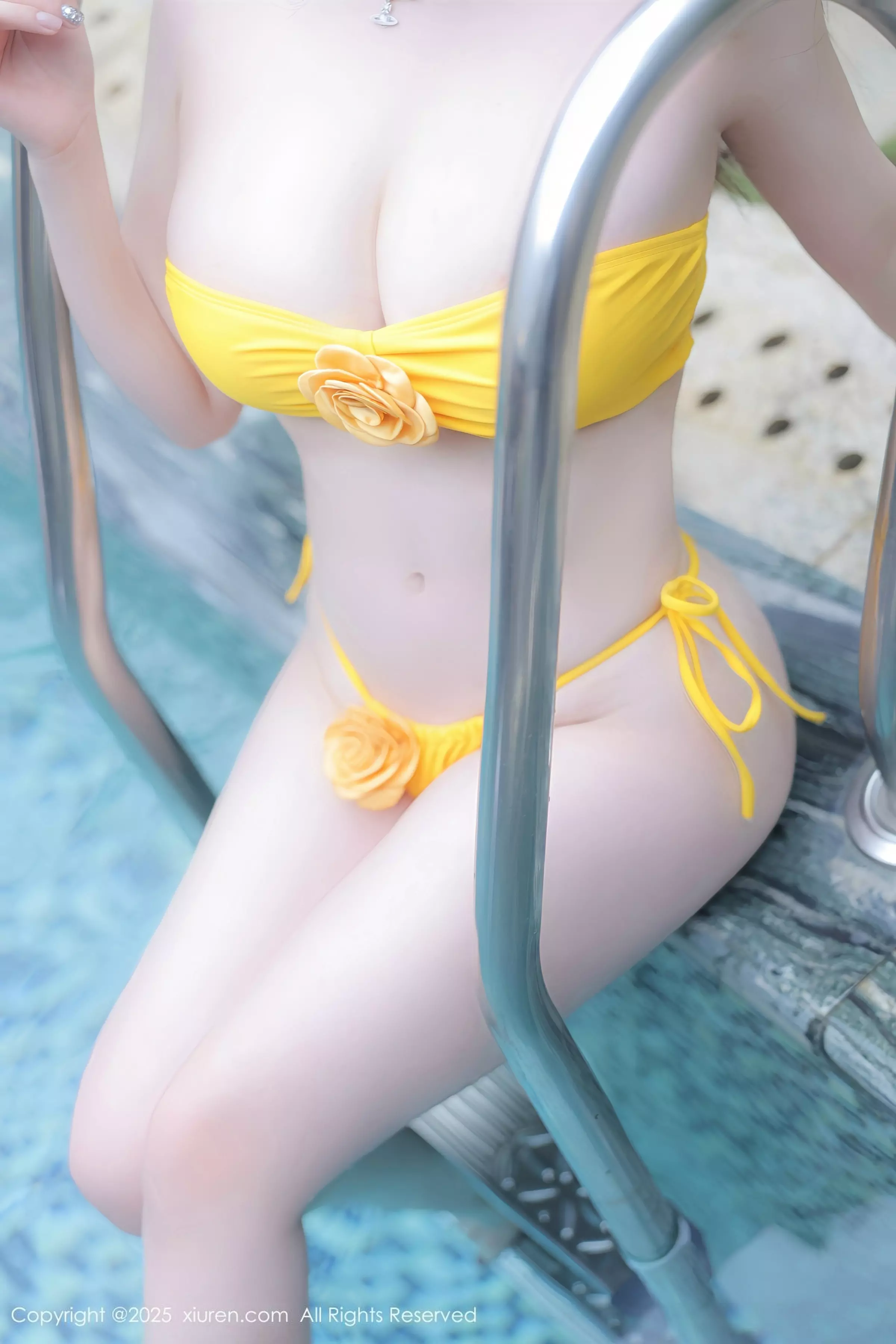 [[XiuRen秀人网]秀人网]No.10040_模特林昔予yorki户外泳池性感黄色泳装秀丰满身材迷人诱惑写真81P