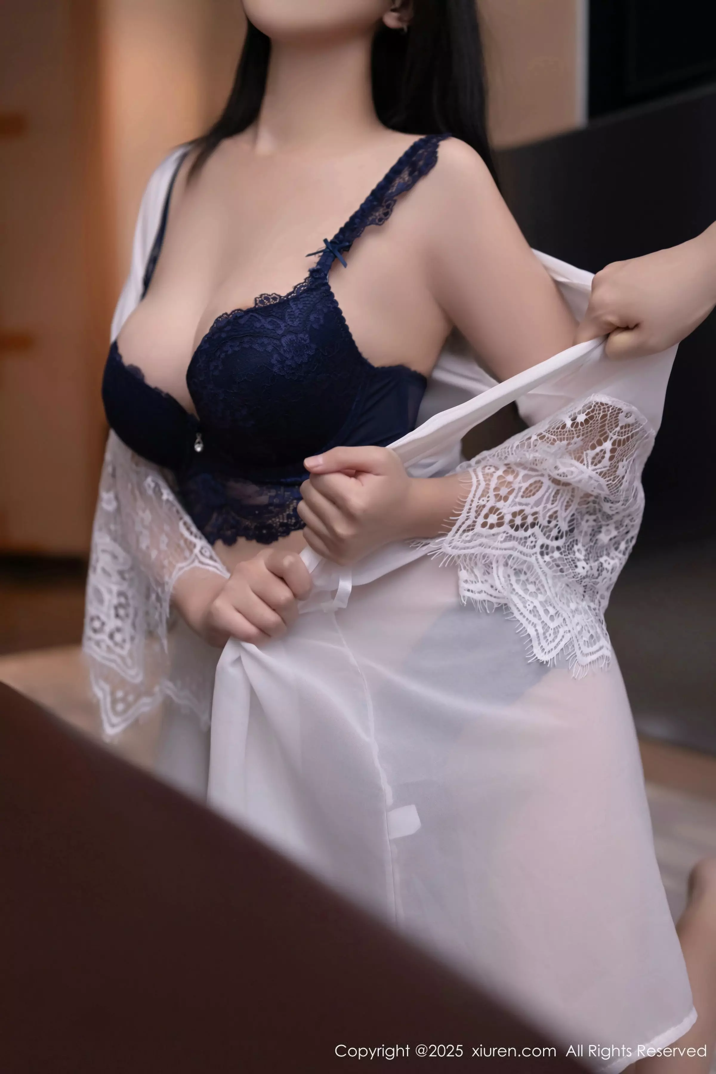 [[XiuRen秀人网]秀人网]No.10042_模特杏子Yada性感灰色瑜伽服露紫色内衣秀曼妙身姿诱惑写真82P