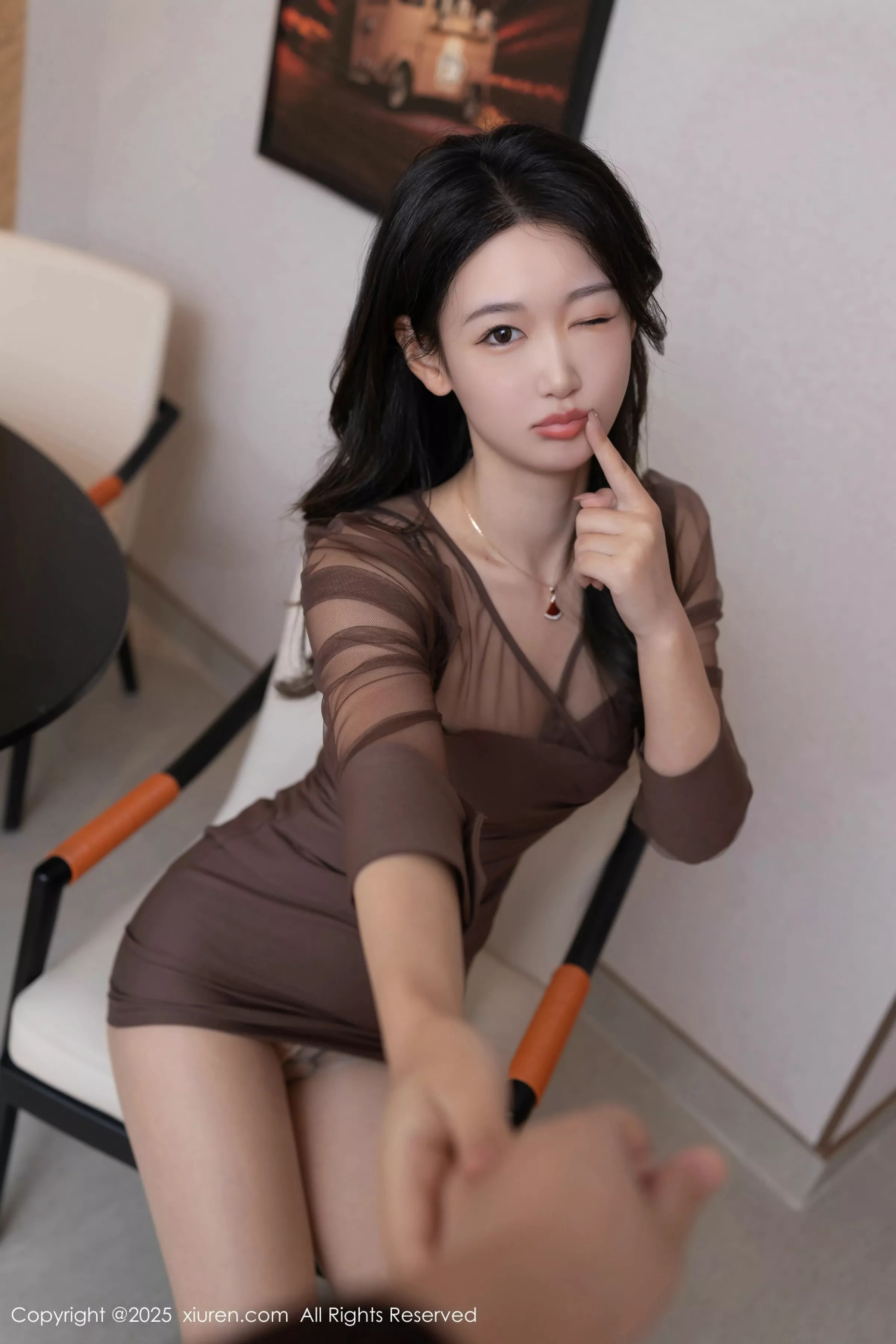 [[XiuRen秀人网]秀人网]No.10120_模特唐安琪深色连衣裙露黑色内衣配超薄肉丝秀曼妙身姿诱惑写真81P