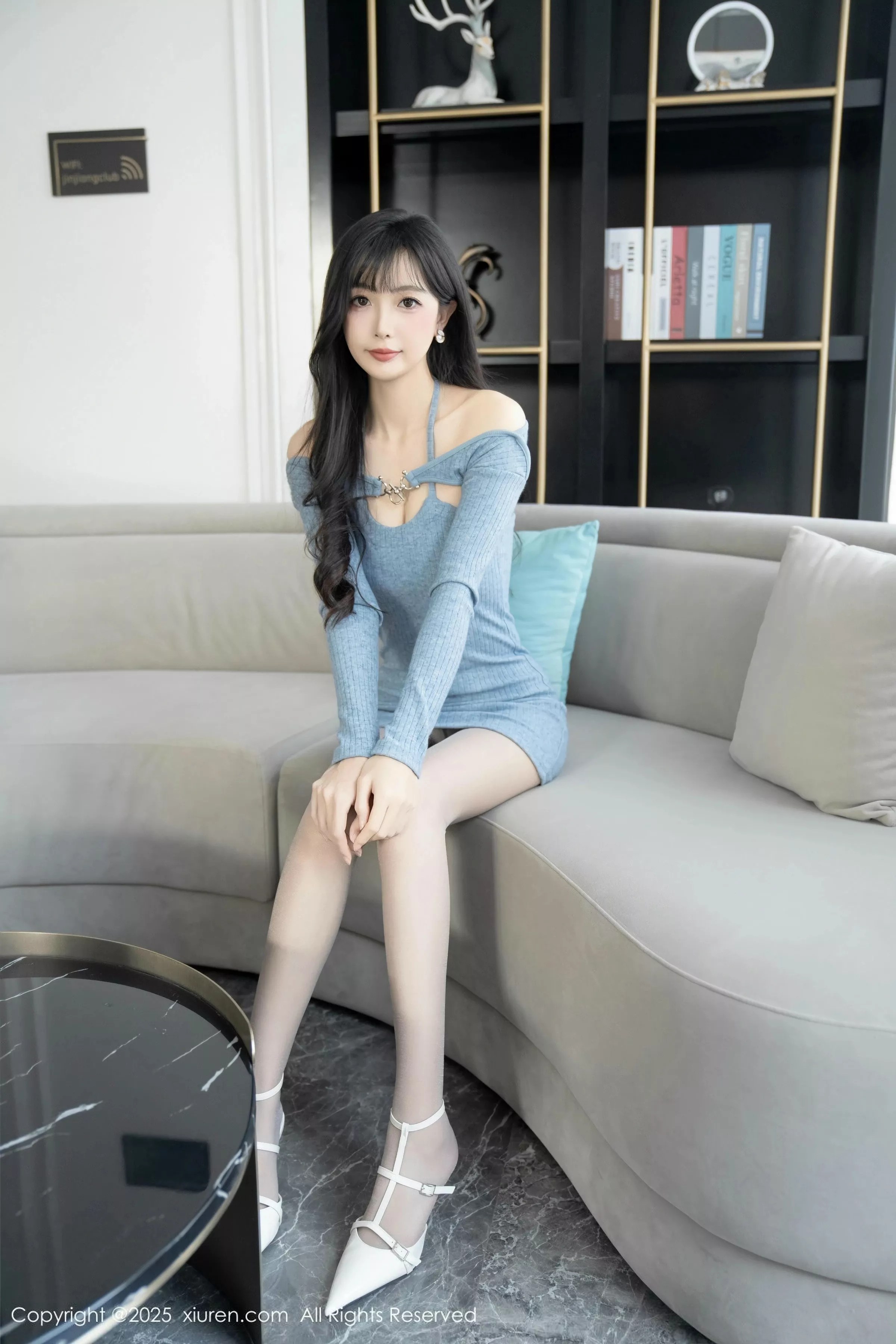 [[XiuRen秀人网]秀人网]No.10124_模特樱桃小阑子性感浅蓝色连衣短裙配灰丝袜秀曼妙身姿诱惑写真86P