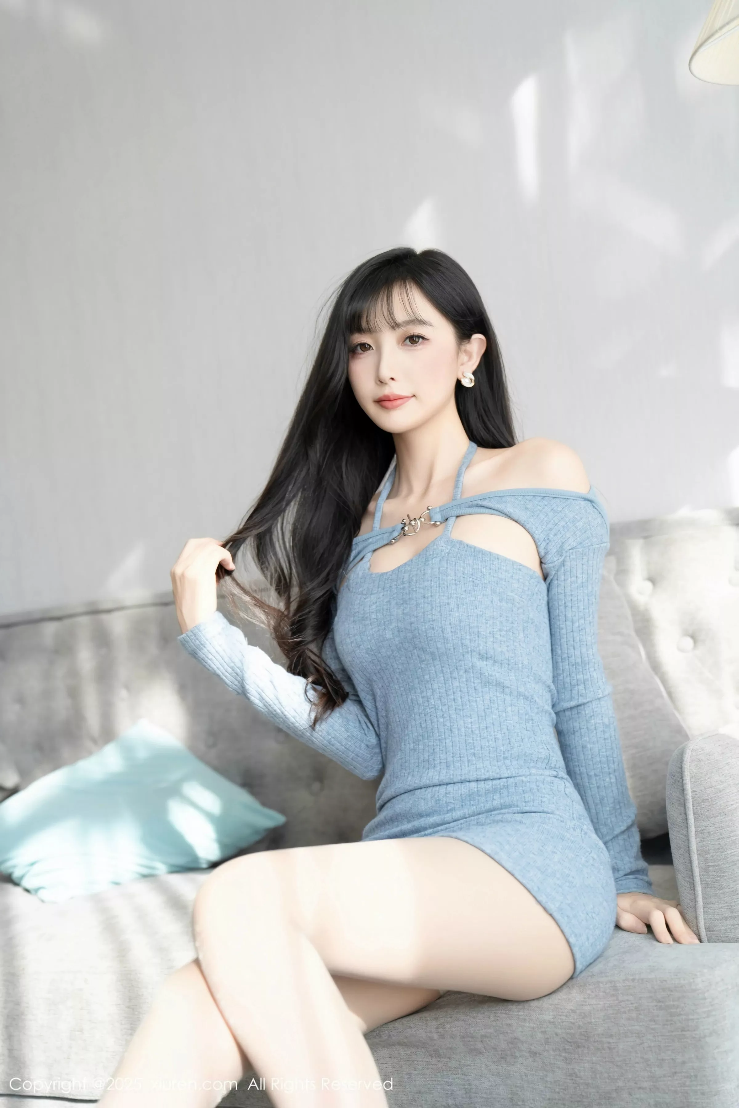 [[XiuRen秀人网]秀人网]No.10124_模特樱桃小阑子性感浅蓝色连衣短裙配灰丝袜秀曼妙身姿诱惑写真86P