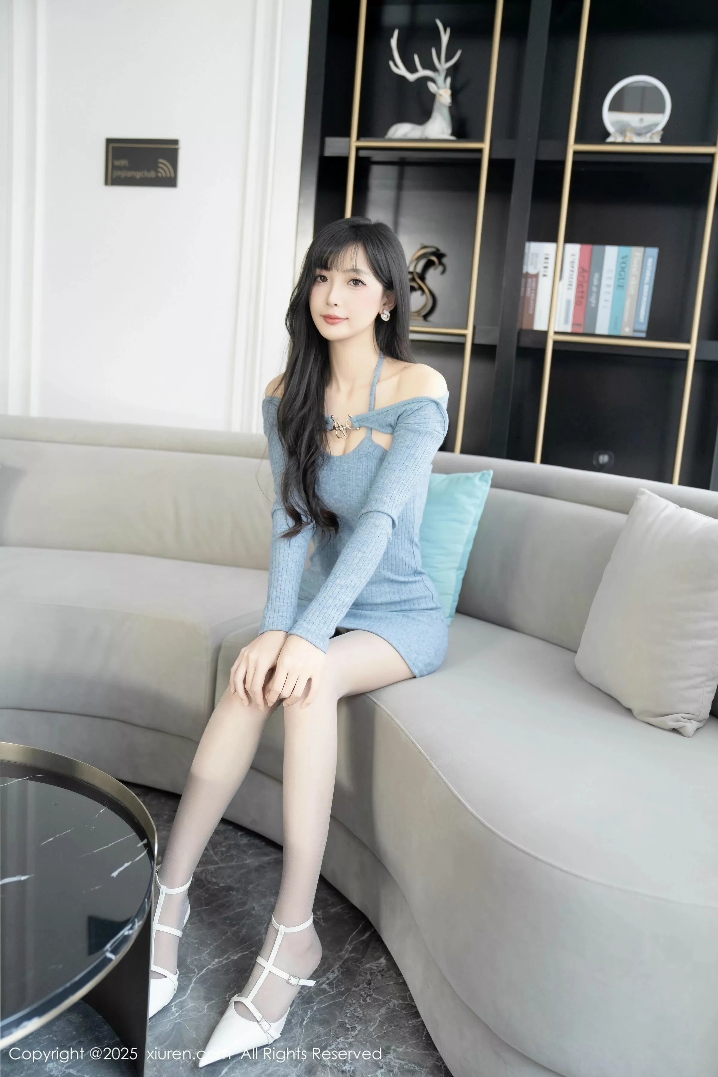 [[XiuRen秀人网]秀人网]No.10124_模特樱桃小阑子性感浅蓝色连衣短裙配灰丝袜秀曼妙身姿诱惑写真86P