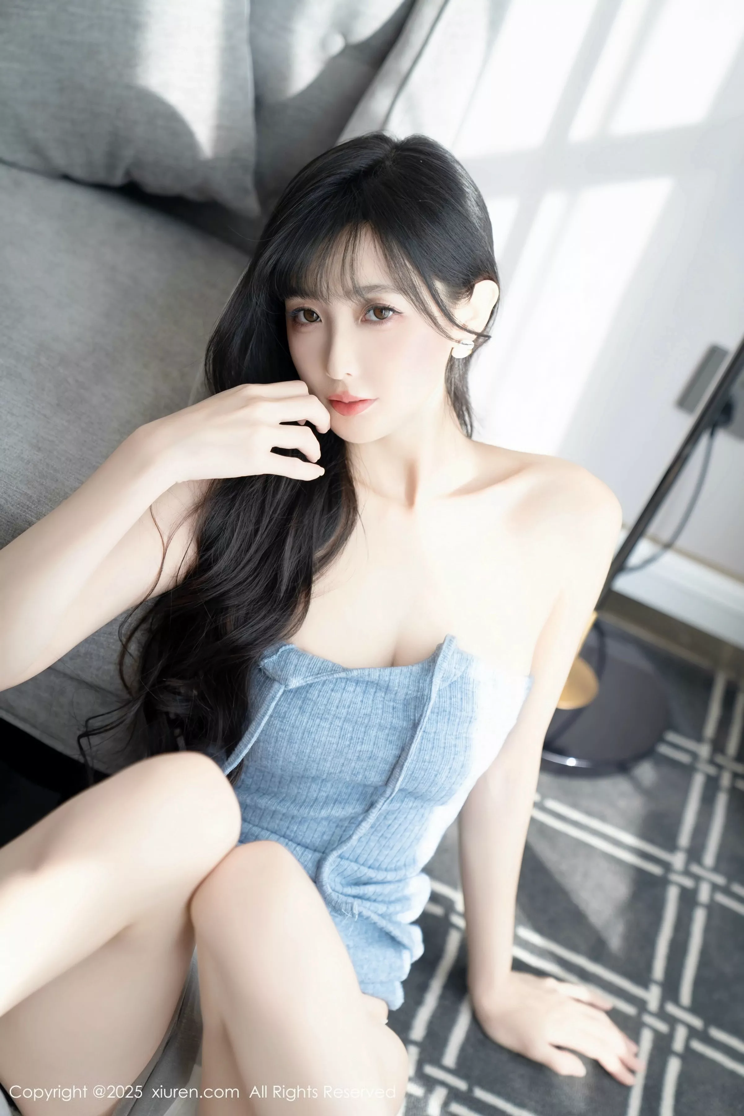 [[XiuRen秀人网]秀人网]No.10124_模特樱桃小阑子性感浅蓝色连衣短裙配灰丝袜秀曼妙身姿诱惑写真86P