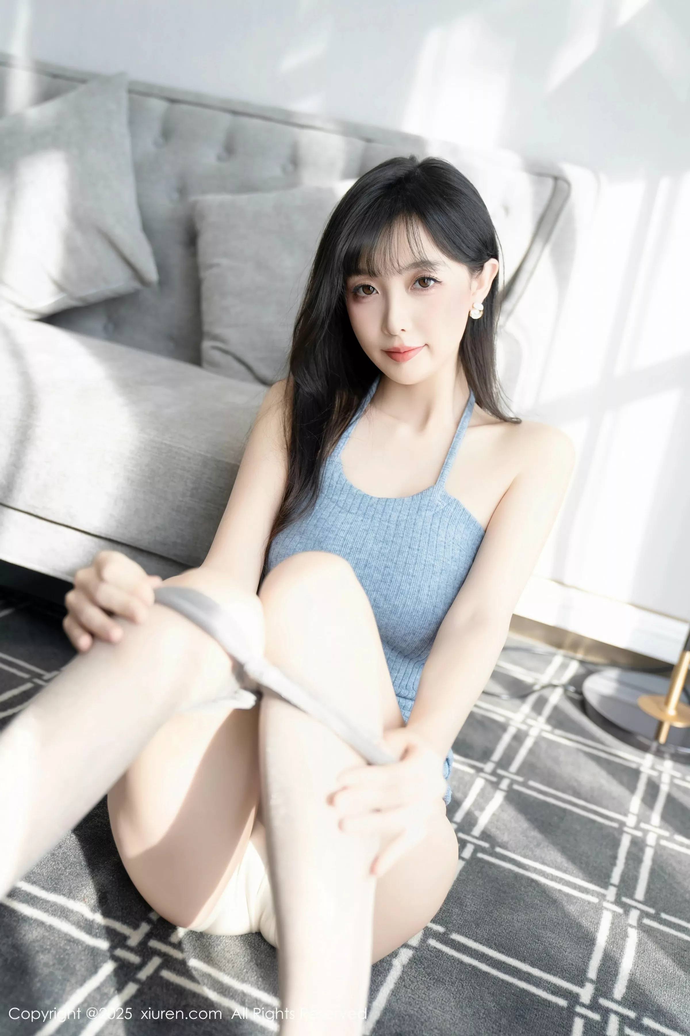 [[XiuRen秀人网]秀人网]No.10124_模特樱桃小阑子性感浅蓝色连衣短裙配灰丝袜秀曼妙身姿诱惑写真86P