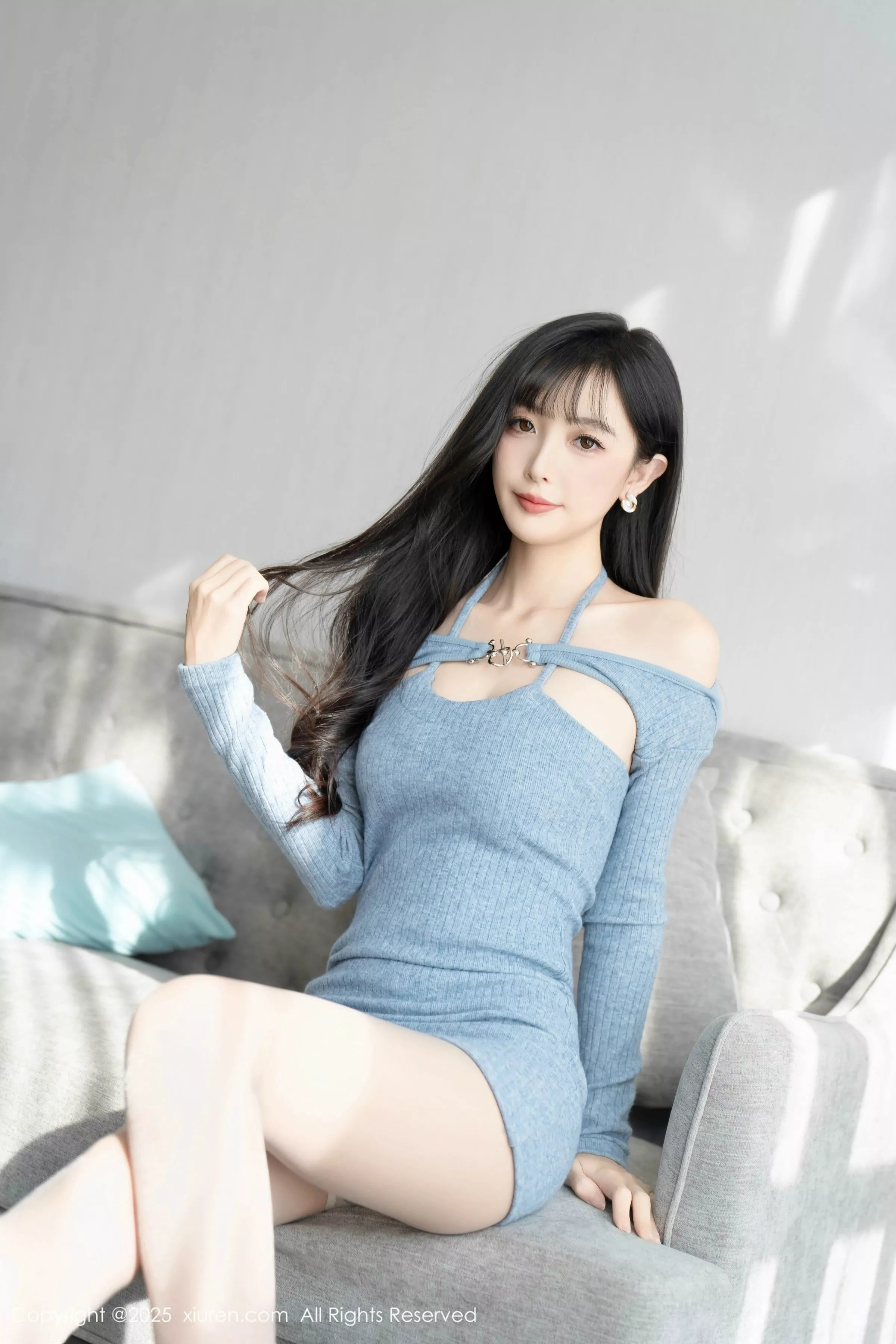 [[XiuRen秀人网]秀人网]No.10124_模特樱桃小阑子性感浅蓝色连衣短裙配灰丝袜秀曼妙身姿诱惑写真86P