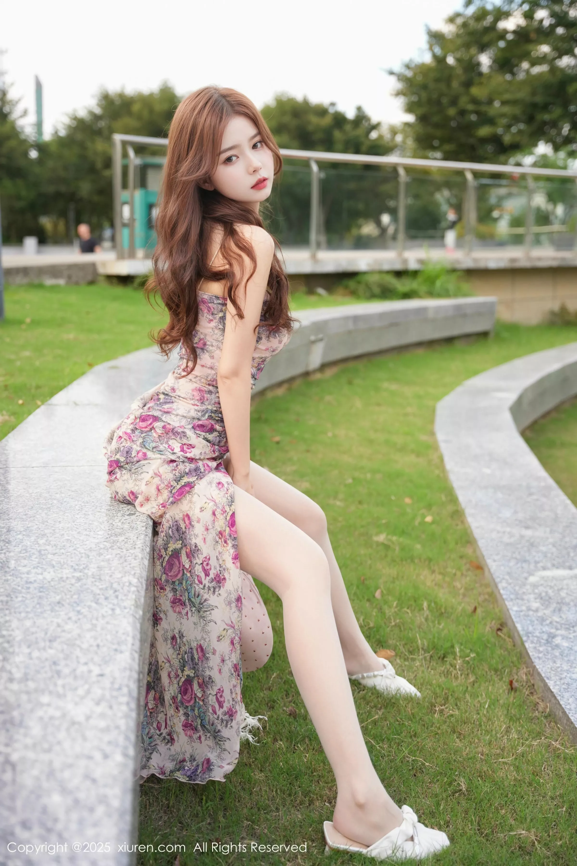 [[XiuRen秀人网]秀人网]No.10128_模特拍黄瓜girl性感碎花连衣短裙配超薄白丝秀曼妙身姿诱惑写真82P