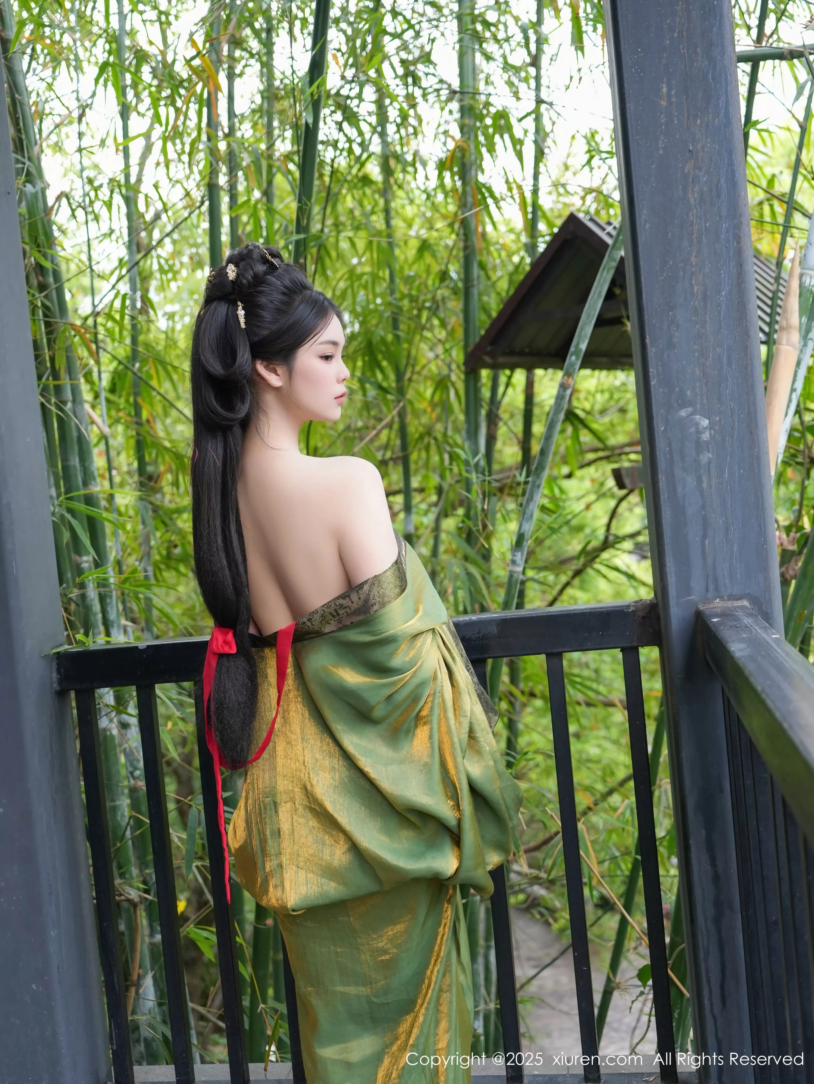 [[XiuRen秀人网]秀人网]No.10126_模特雪糕CiCi性感绿色古风服饰露红色情趣服饰秀美腿诱惑写真68P