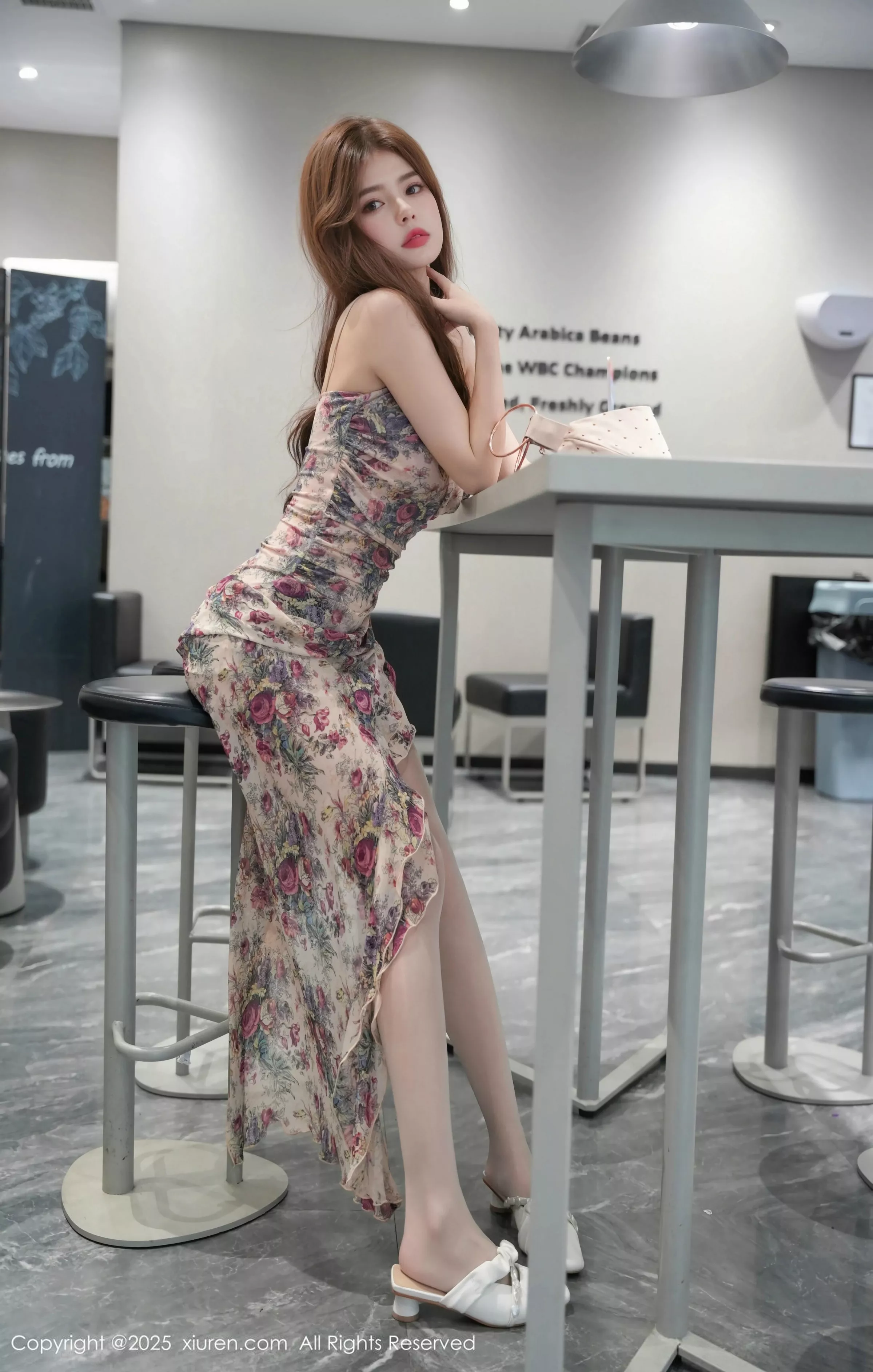 [[XiuRen秀人网]秀人网]No.10128_模特拍黄瓜girl性感碎花连衣短裙配超薄白丝秀曼妙身姿诱惑写真82P