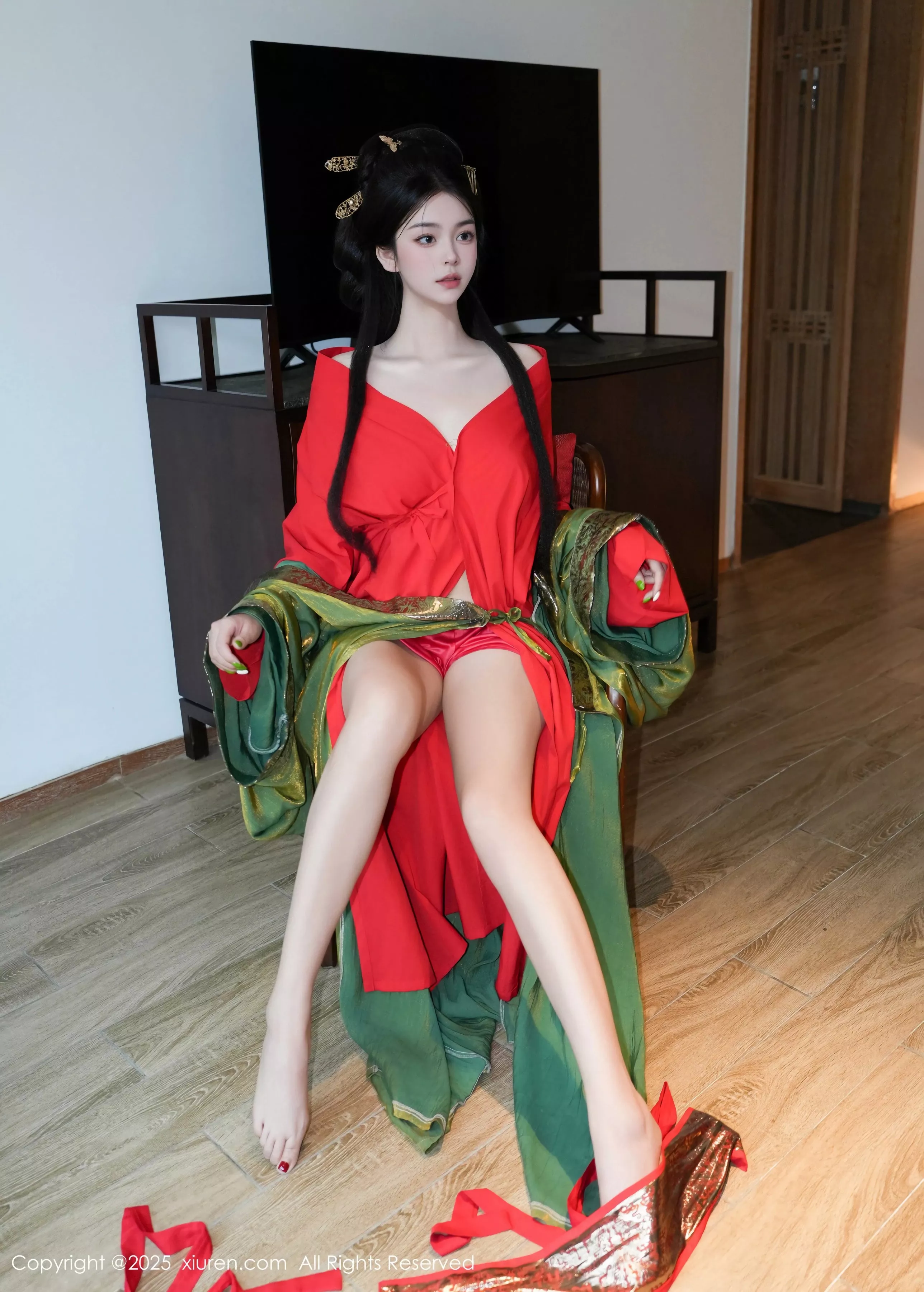 [[XiuRen秀人网]秀人网]No.10126_模特雪糕CiCi性感绿色古风服饰露红色情趣服饰秀美腿诱惑写真68P