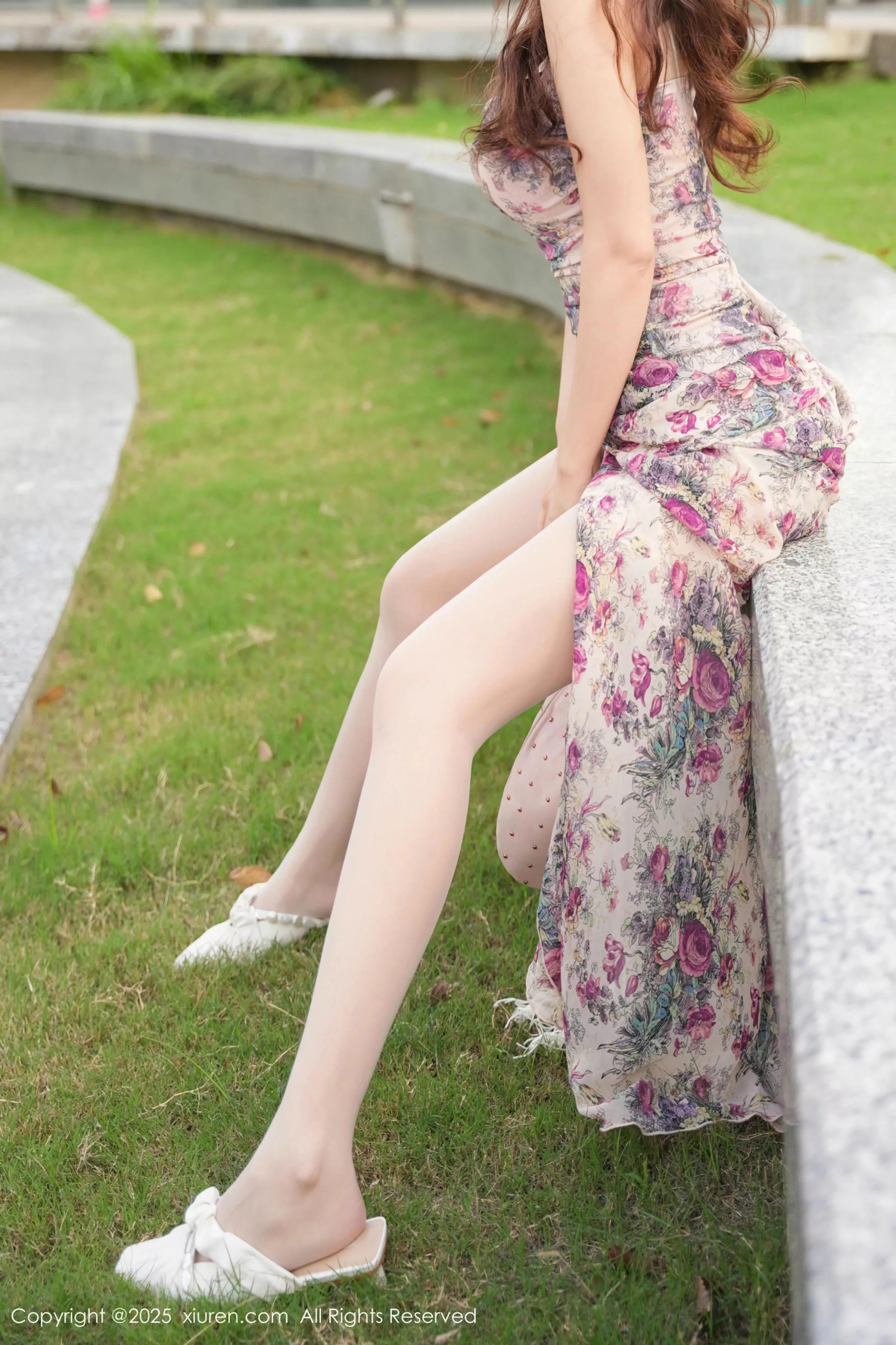 [[XiuRen秀人网]秀人网]No.10128_模特拍黄瓜girl性感碎花连衣短裙配超薄白丝秀曼妙身姿诱惑写真82P