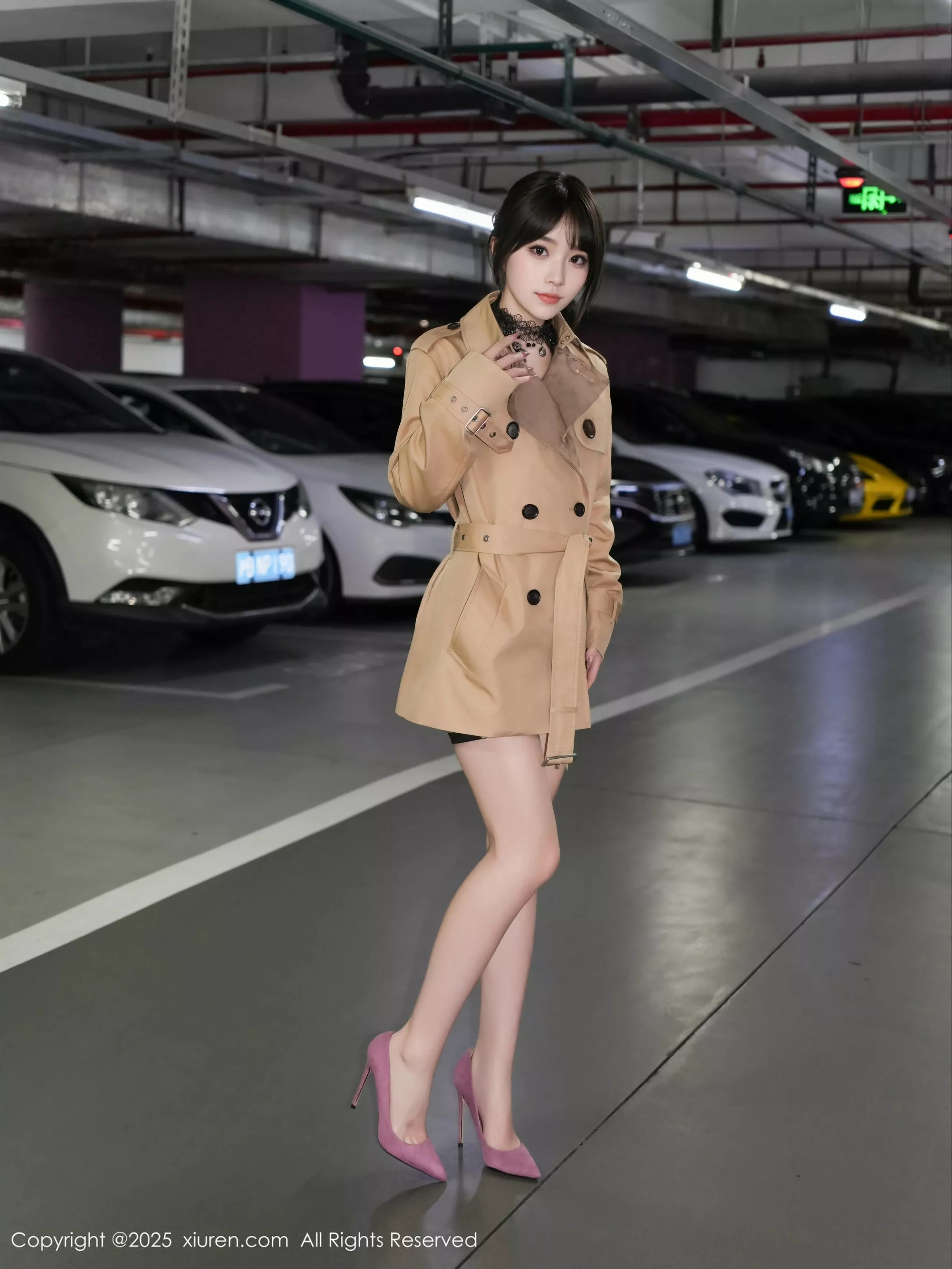 [[XiuRen秀人网]秀人网]No.10134_模特汁汁性感浅色风衣服饰露黑色情趣内衣秀惹火身材诱惑写真71P