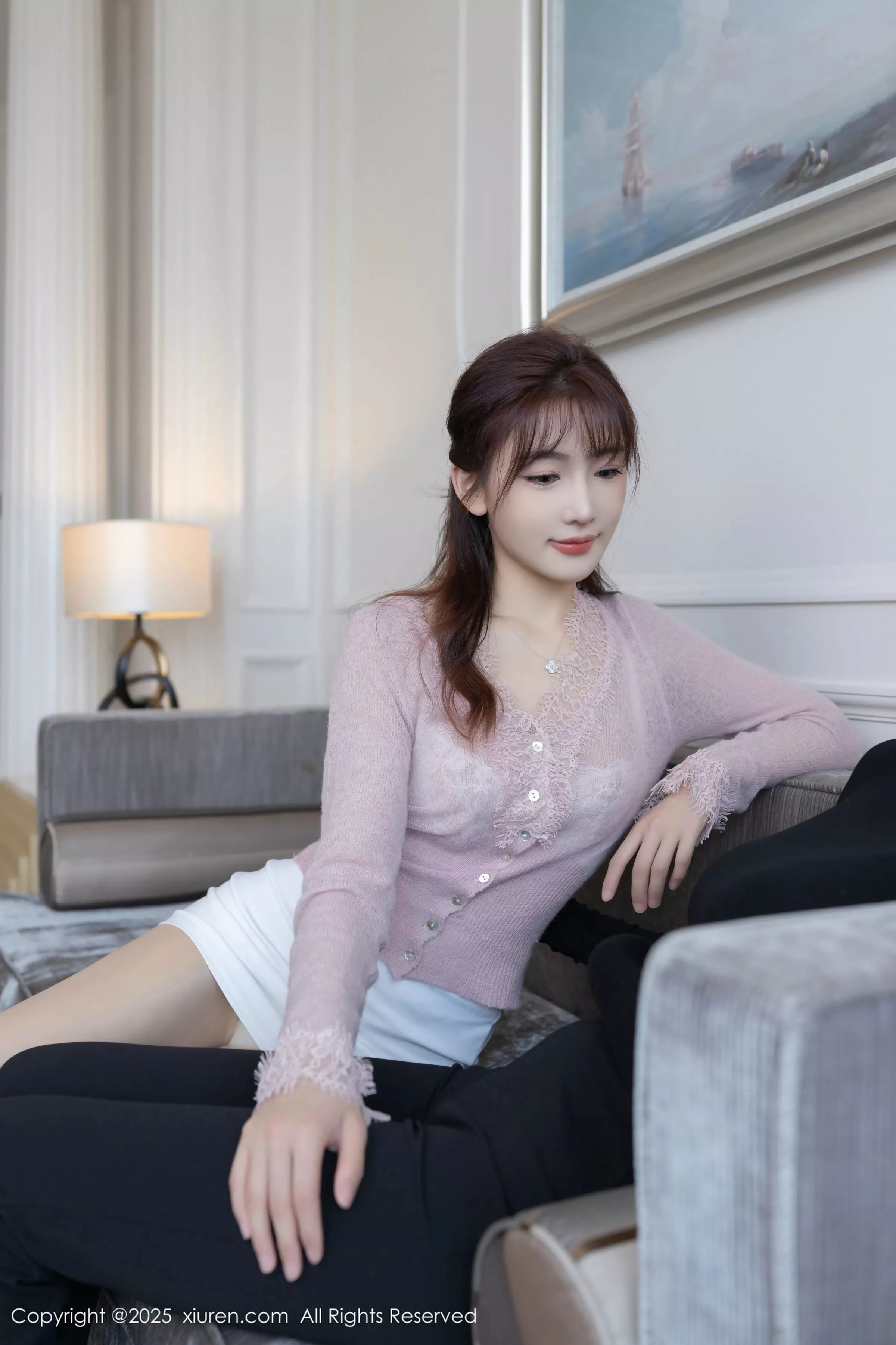 [[XiuRen秀人网]秀人网]No.10136_模特陆萱萱粉色上衣露性感白色内衣配超薄肉丝秀柔美身姿诱惑写真80P