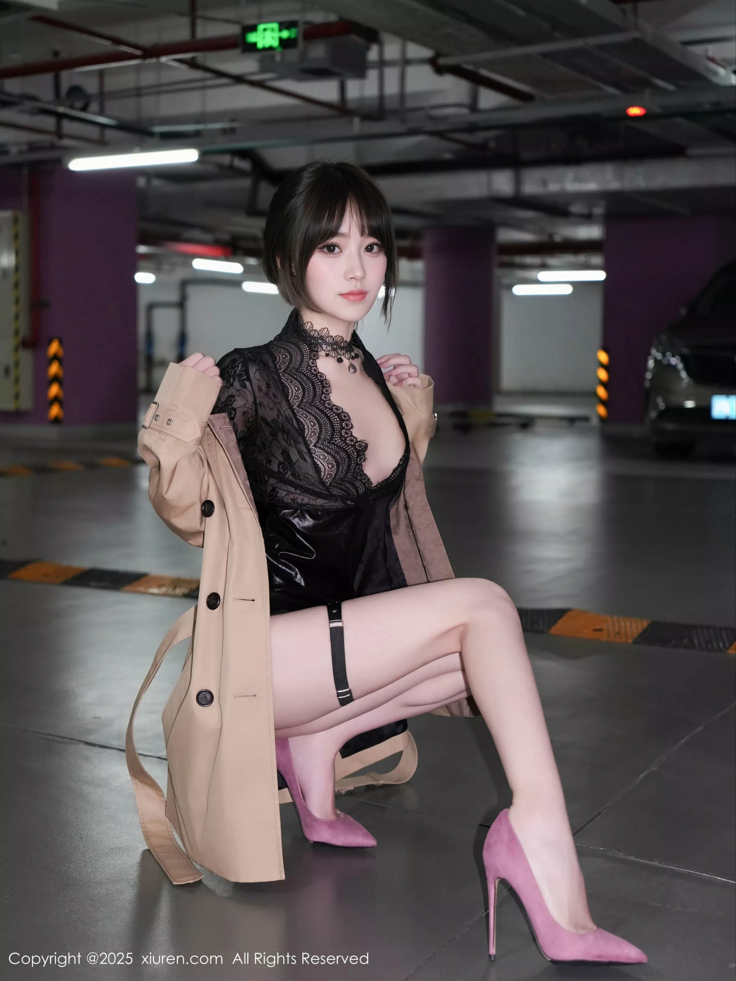 [[XiuRen秀人网]秀人网]No.10134_模特汁汁性感浅色风衣服饰露黑色情趣内衣秀惹火身材诱惑写真71P