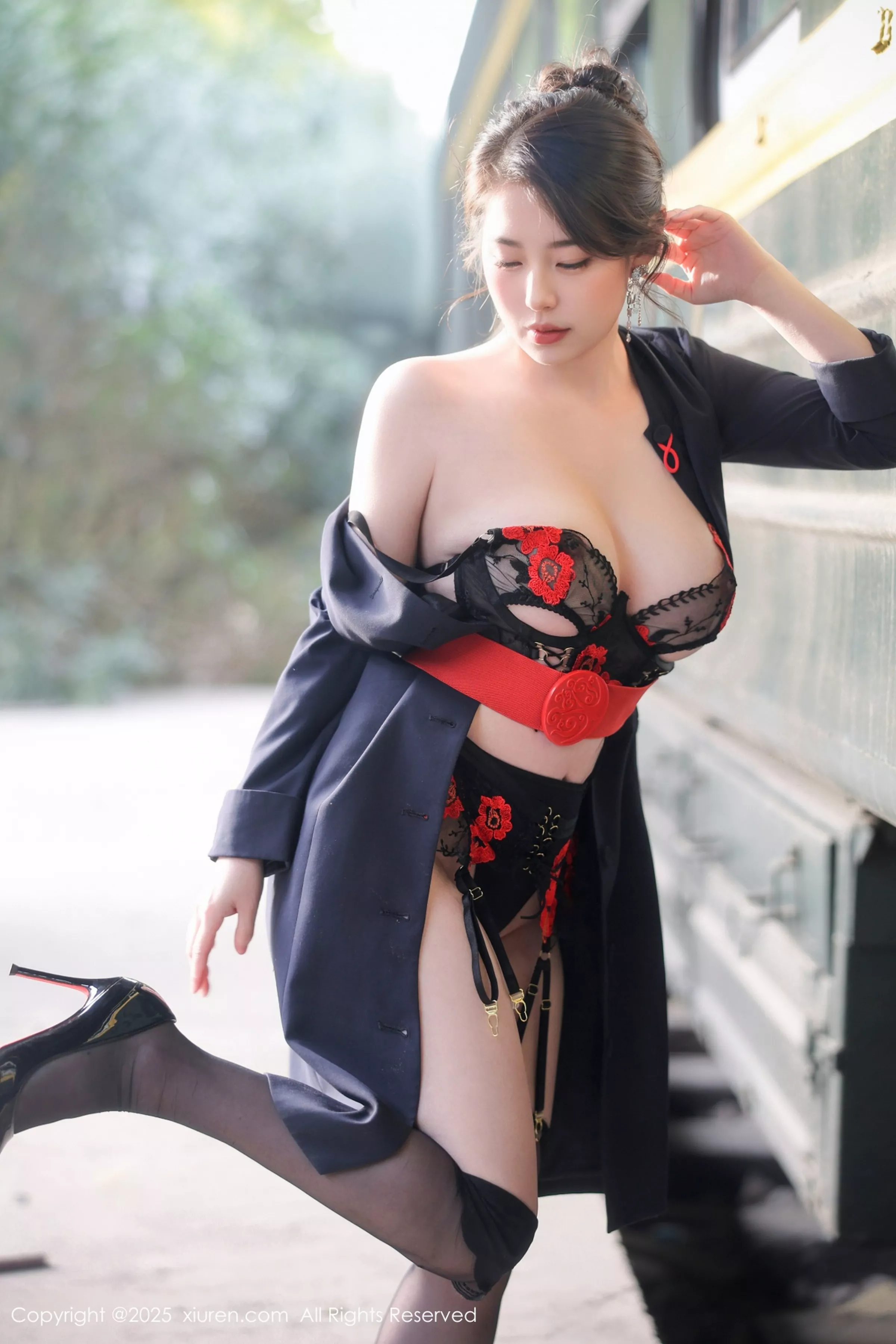 [[XiuRen秀人网]秀人网]No.10155_模特白茹雪abby性感黑色情趣内衣配黑丝吊袜秀丰腴身材诱惑写真78P