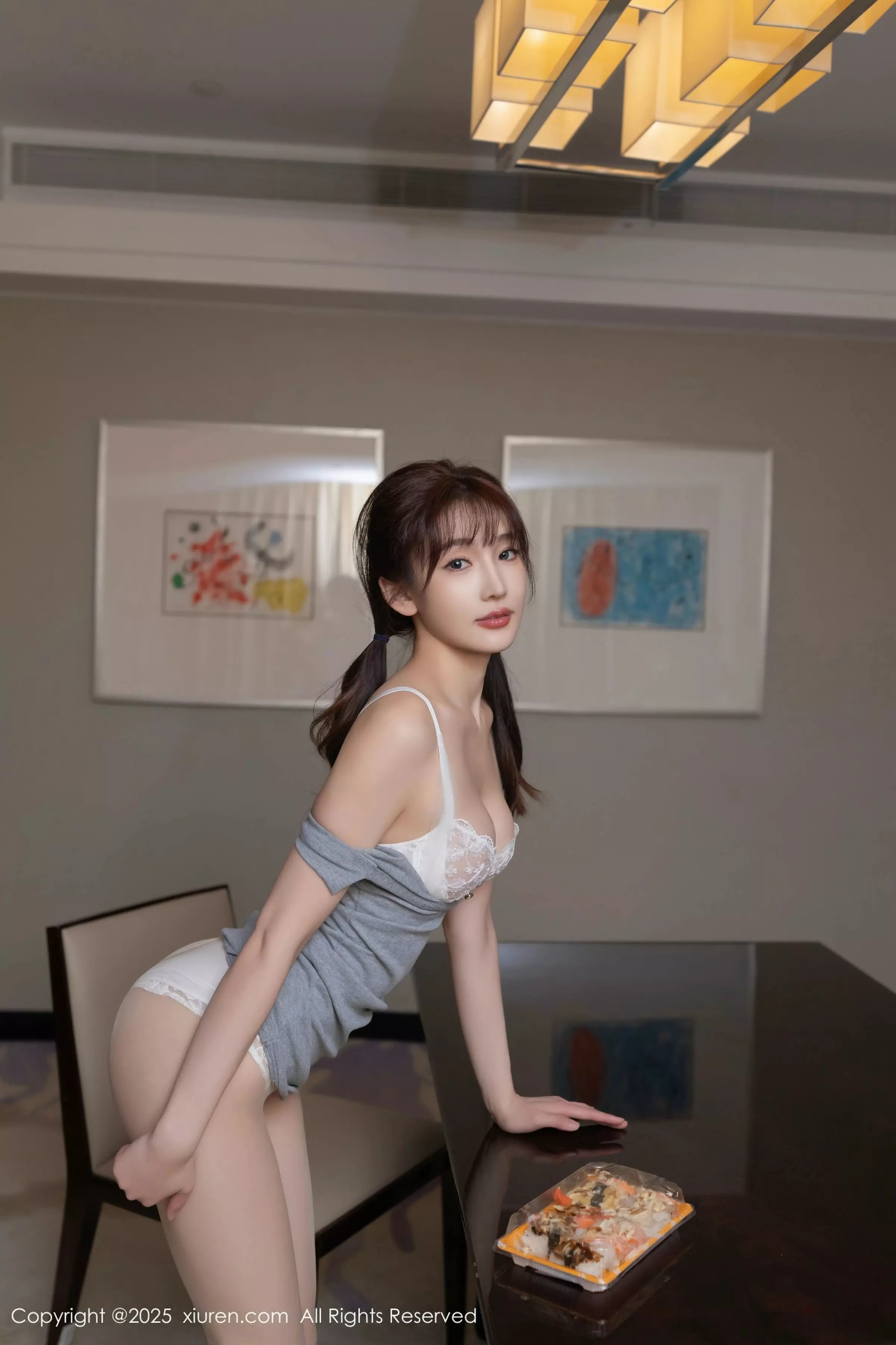 [[XiuRen秀人网]秀人网]No.10049_模特陆萱萱性感灰色连衣短裙配超薄肉丝秀柔美身姿诱惑写真80P