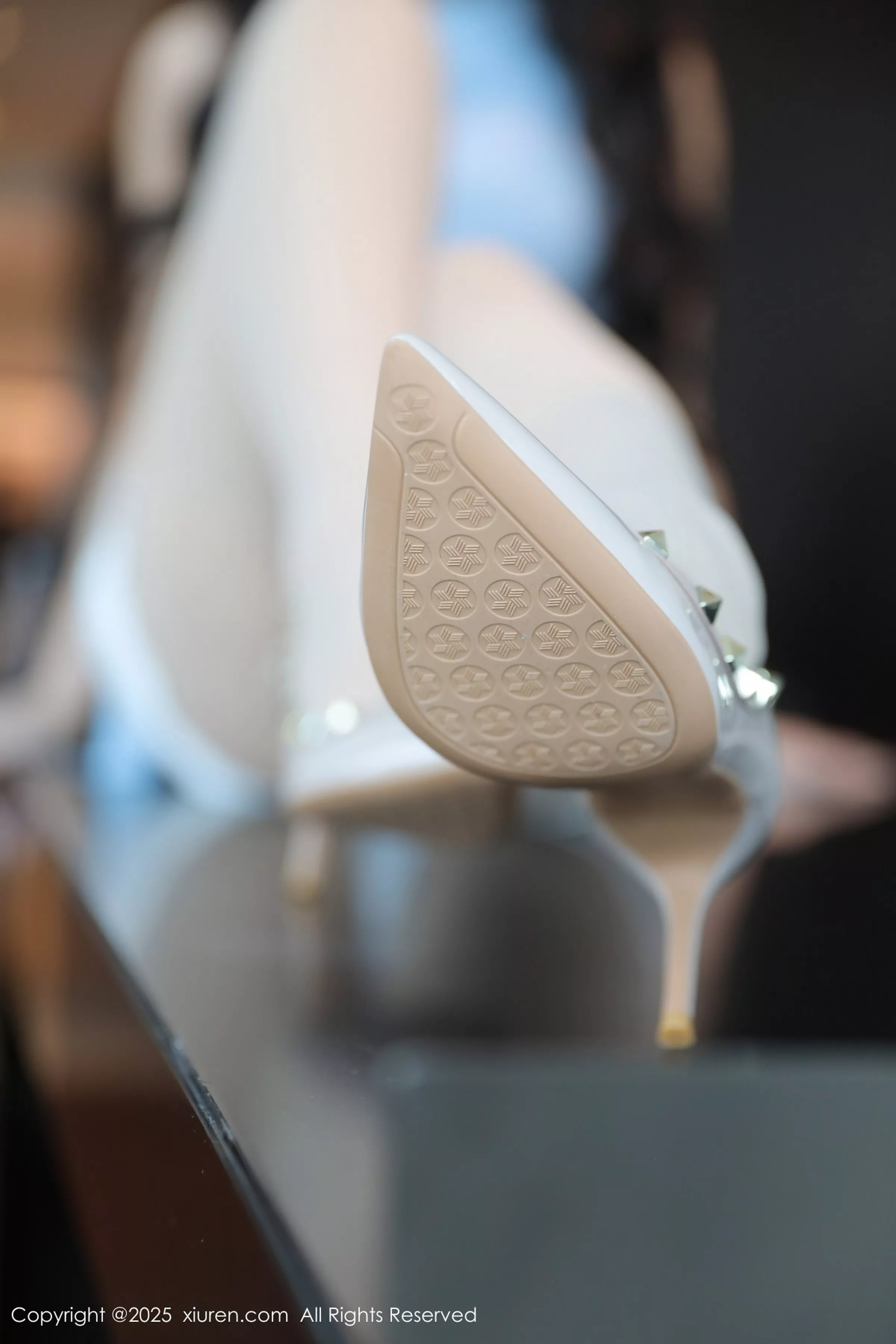 [[XiuRen秀人网]秀人网]No.10165_模特希雅sia性感紫色蕾丝内衣配超薄丝袜秀丰腴身材完美诱惑写真79P