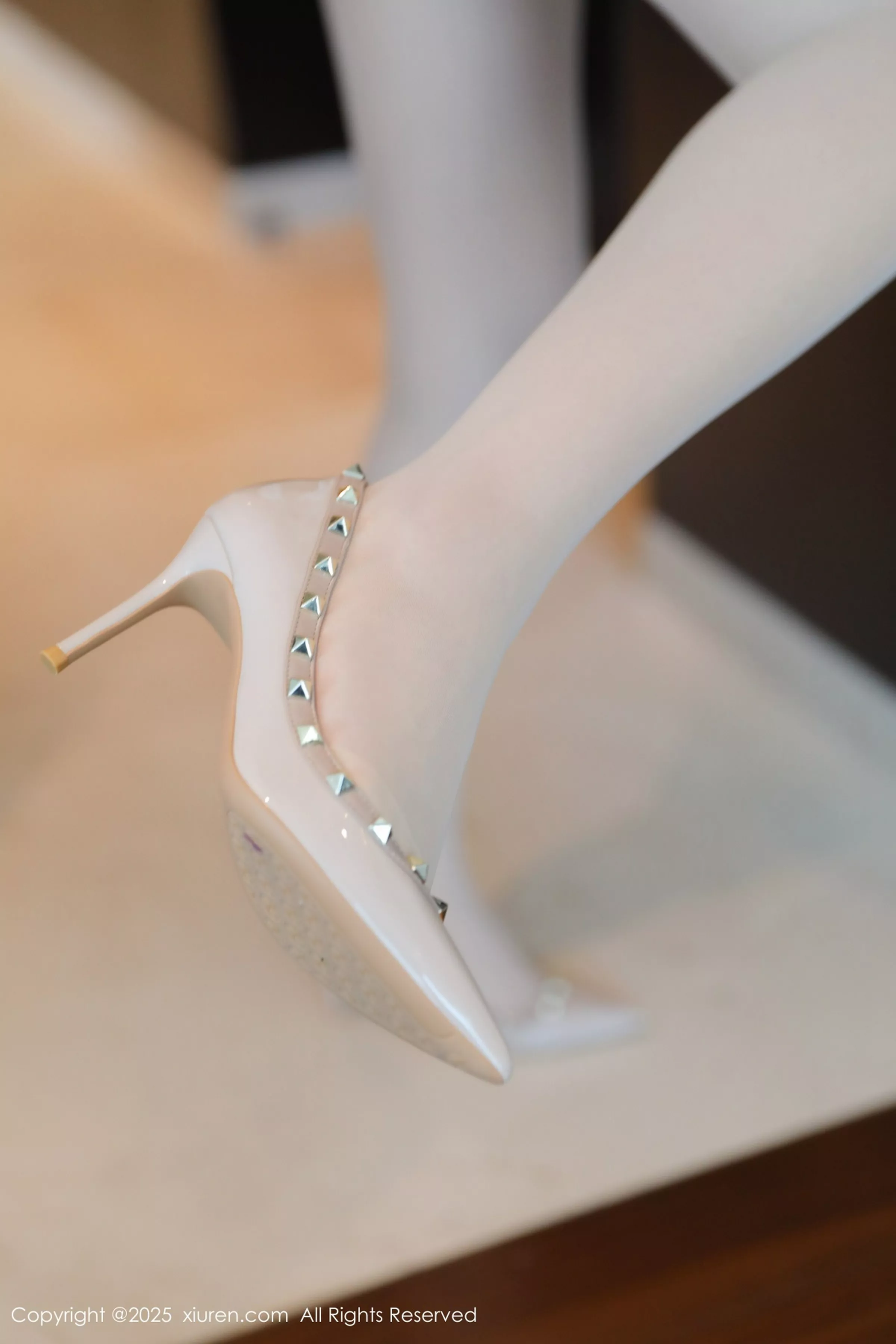 [[XiuRen秀人网]秀人网]No.10165_模特希雅sia性感紫色蕾丝内衣配超薄丝袜秀丰腴身材完美诱惑写真79P