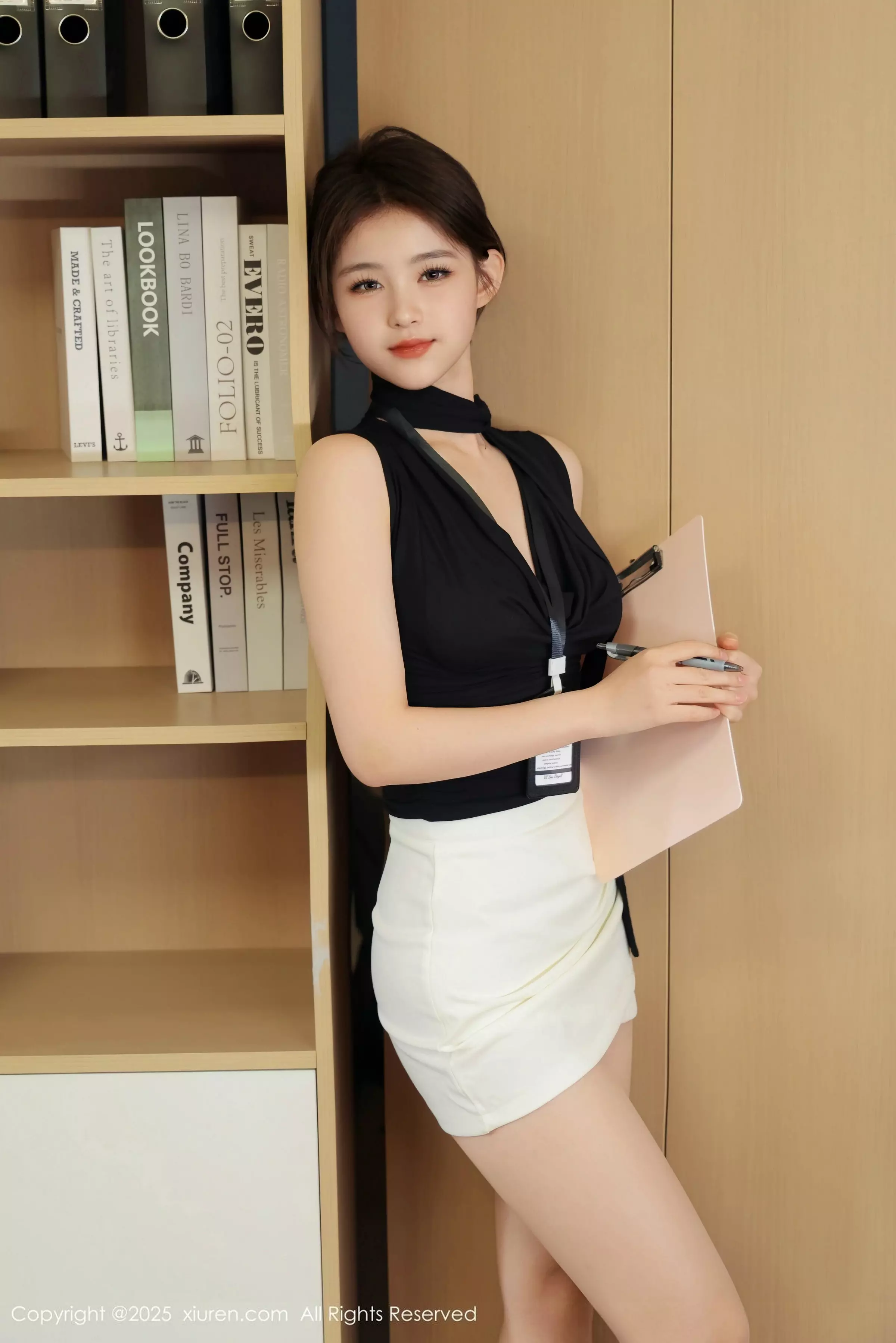 [[XiuRen秀人网]秀人网]No.10052_模特小橘子orange性感黑白职业装配超薄肉丝秀曼妙身姿诱惑写真78P