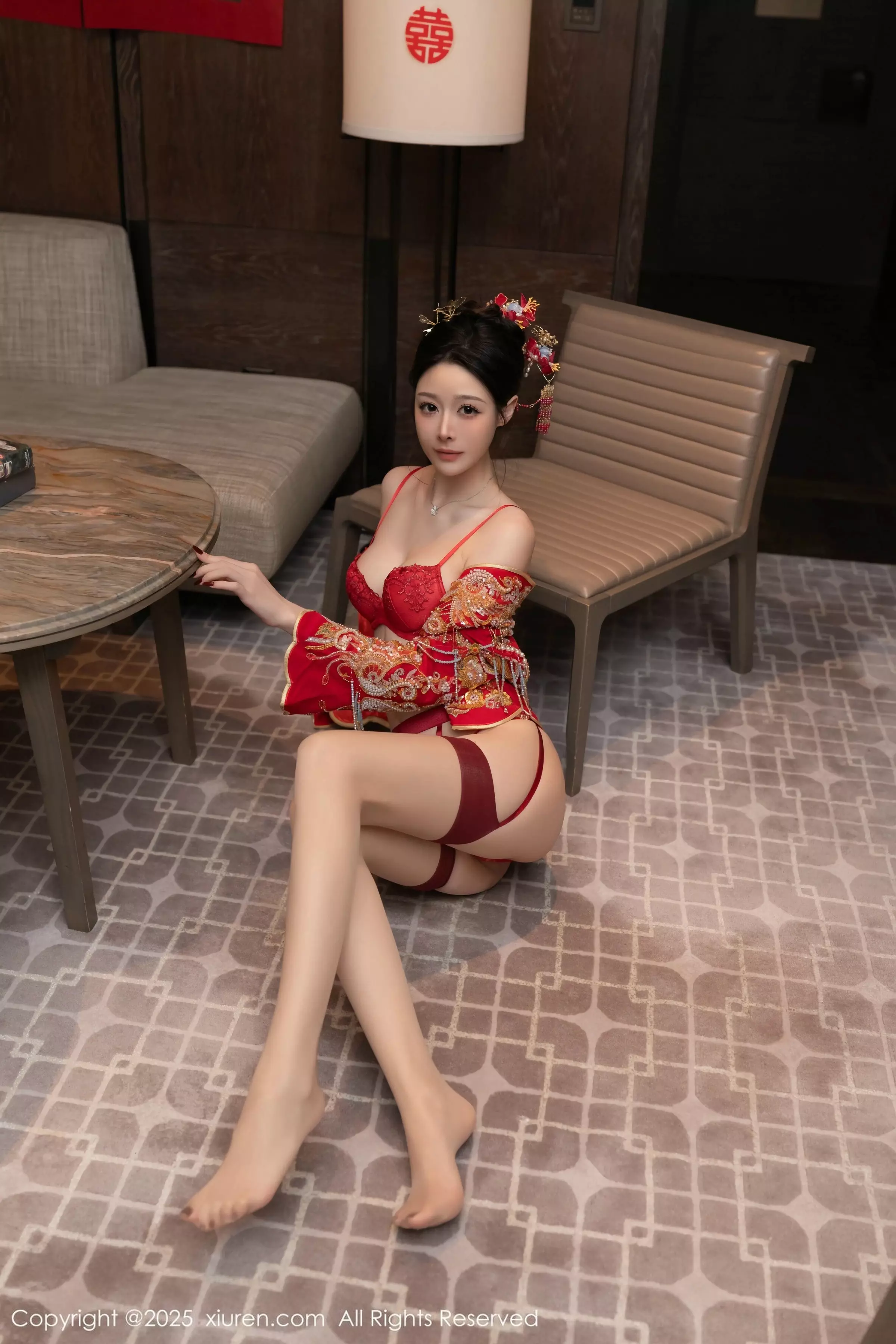 [[XiuRen秀人网]秀人网]No.10055_模特小逗逗新婚主题性感红色蕾丝内衣配黑丝吊袜完美诱惑写真82P