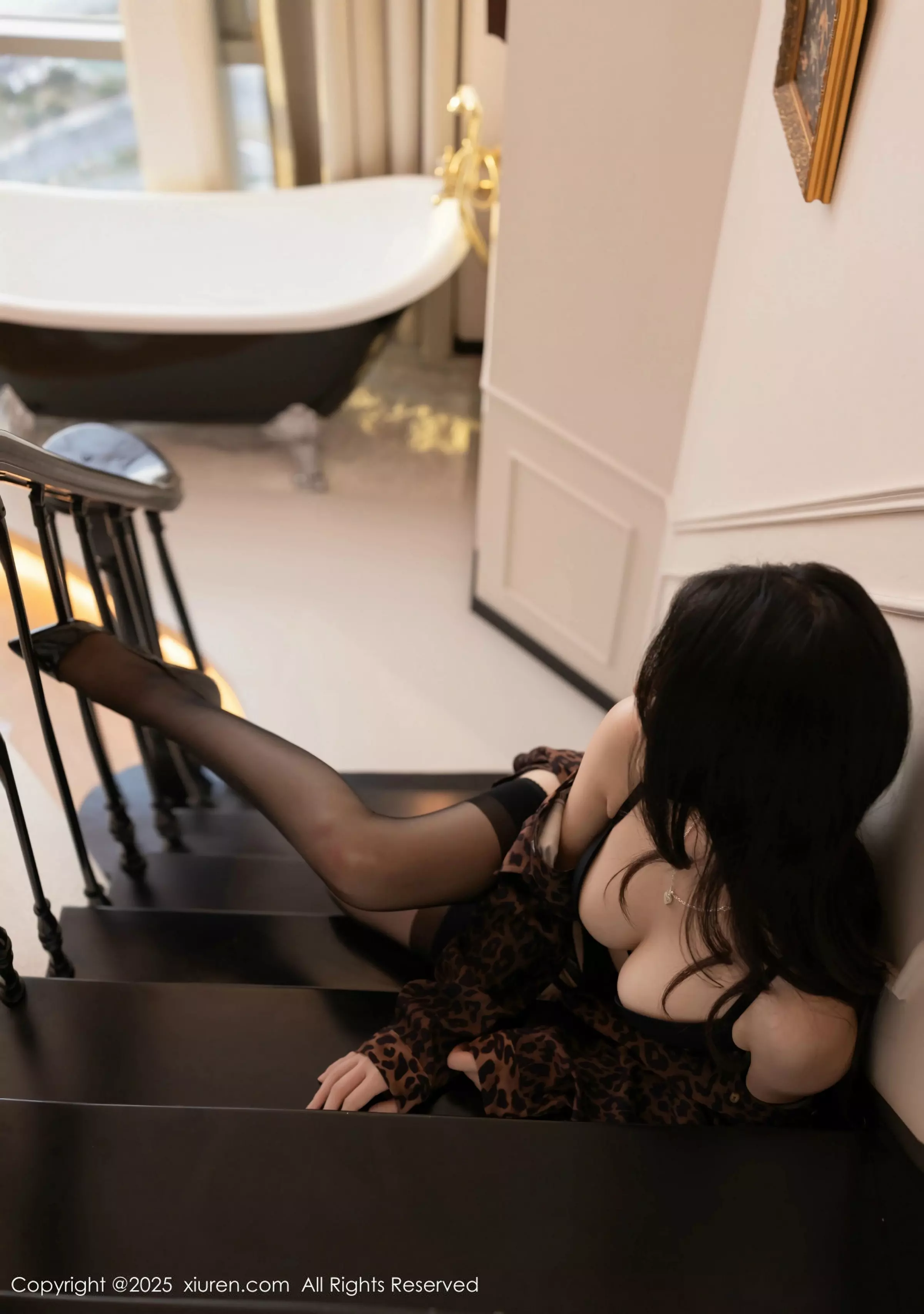 [[XiuRen秀人网]秀人网]No.10054_模特鱼子酱Fish性感豹纹衬衫配黑丝吊袜秀曼妙身姿迷人诱惑写真80P