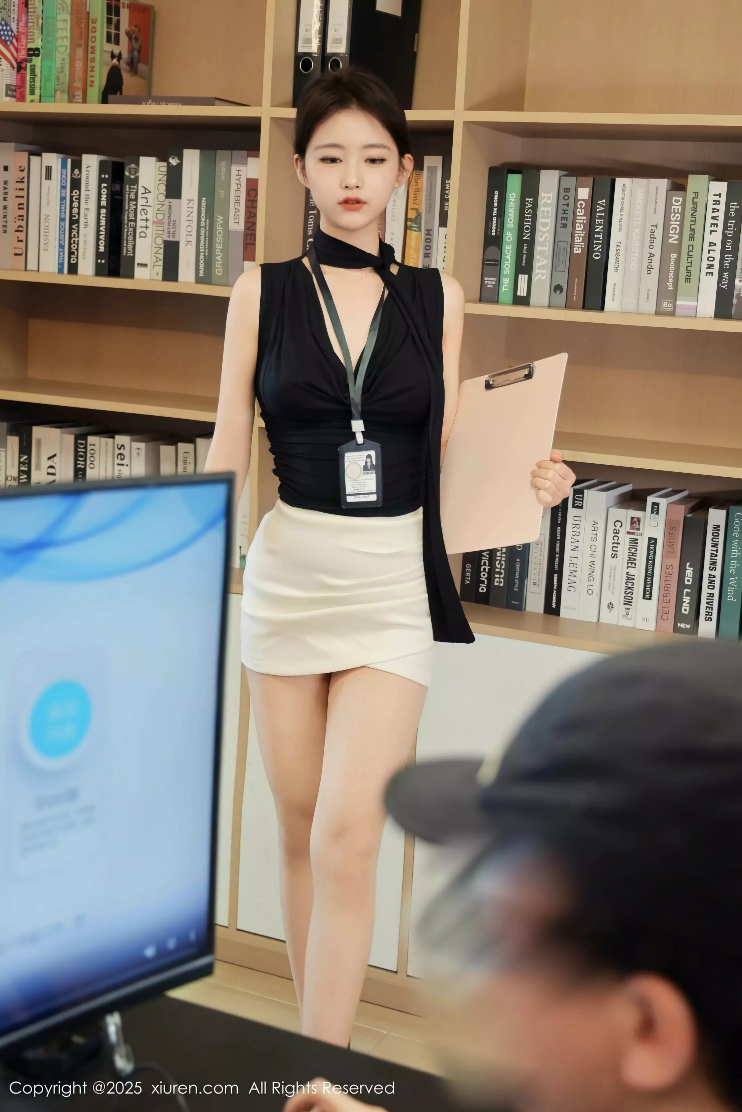 [[XiuRen秀人网]秀人网]No.10052_模特小橘子orange性感黑白职业装配超薄肉丝秀曼妙身姿诱惑写真78P