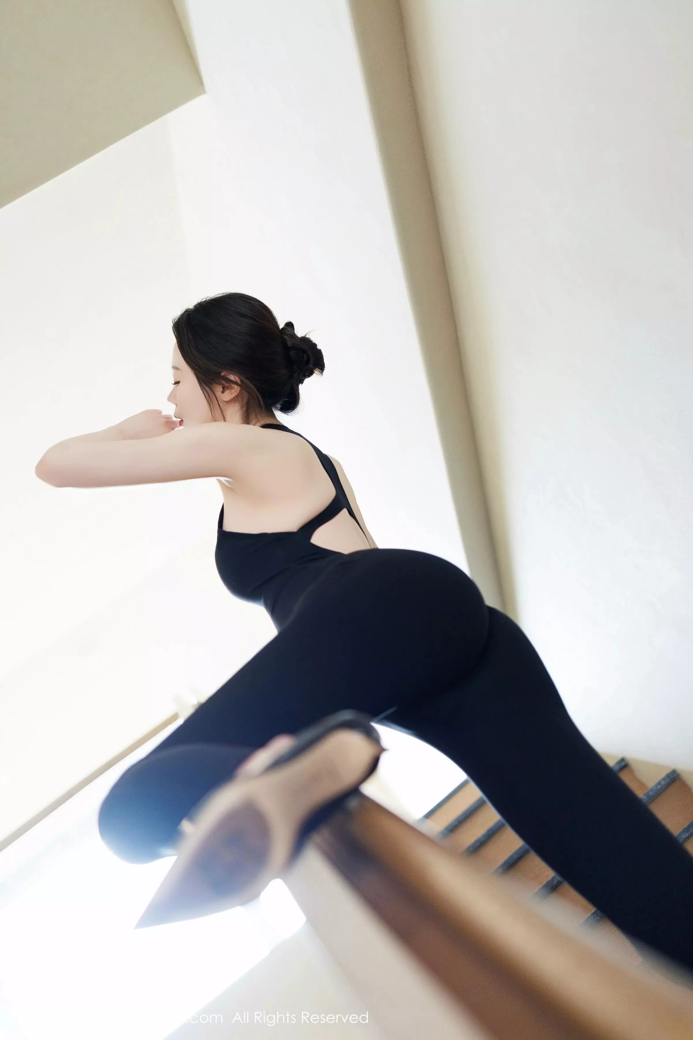 [[XiuRen秀人网]秀人网]No.10059_模特梦心玥性感黑色情趣内衣配黑丝吊袜秀高挑曼妙身姿诱惑写真83P