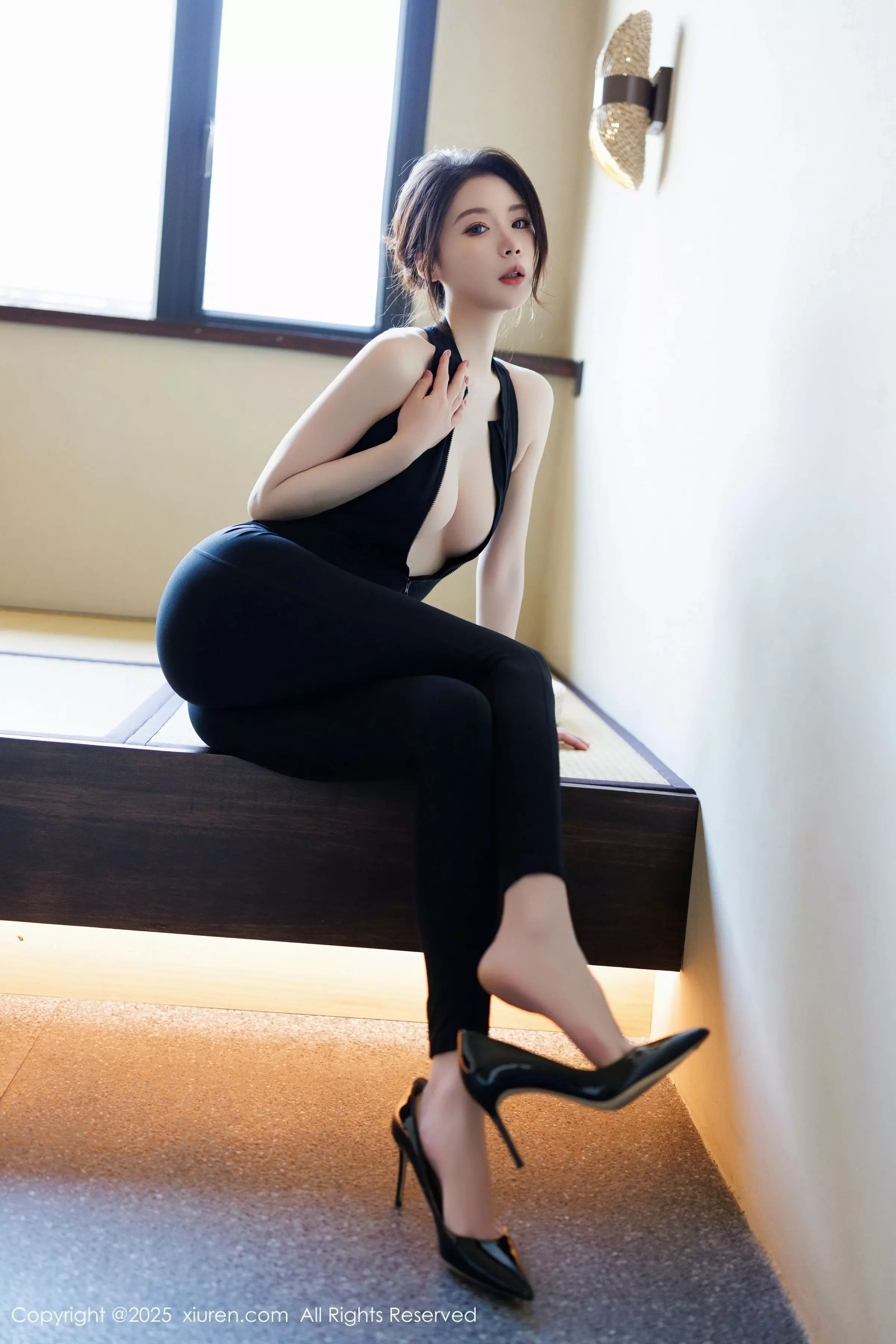 [[XiuRen秀人网]秀人网]No.10059_模特梦心玥性感黑色情趣内衣配黑丝吊袜秀高挑曼妙身姿诱惑写真83P