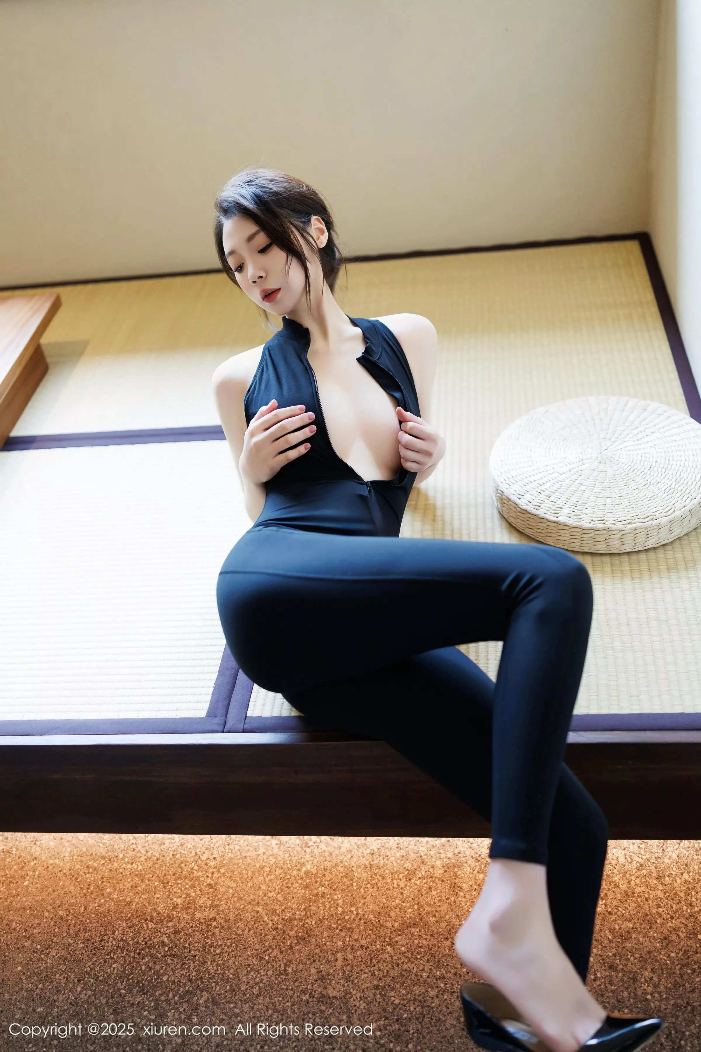 [[XiuRen秀人网]秀人网]No.10059_模特梦心玥性感黑色情趣内衣配黑丝吊袜秀高挑曼妙身姿诱惑写真83P