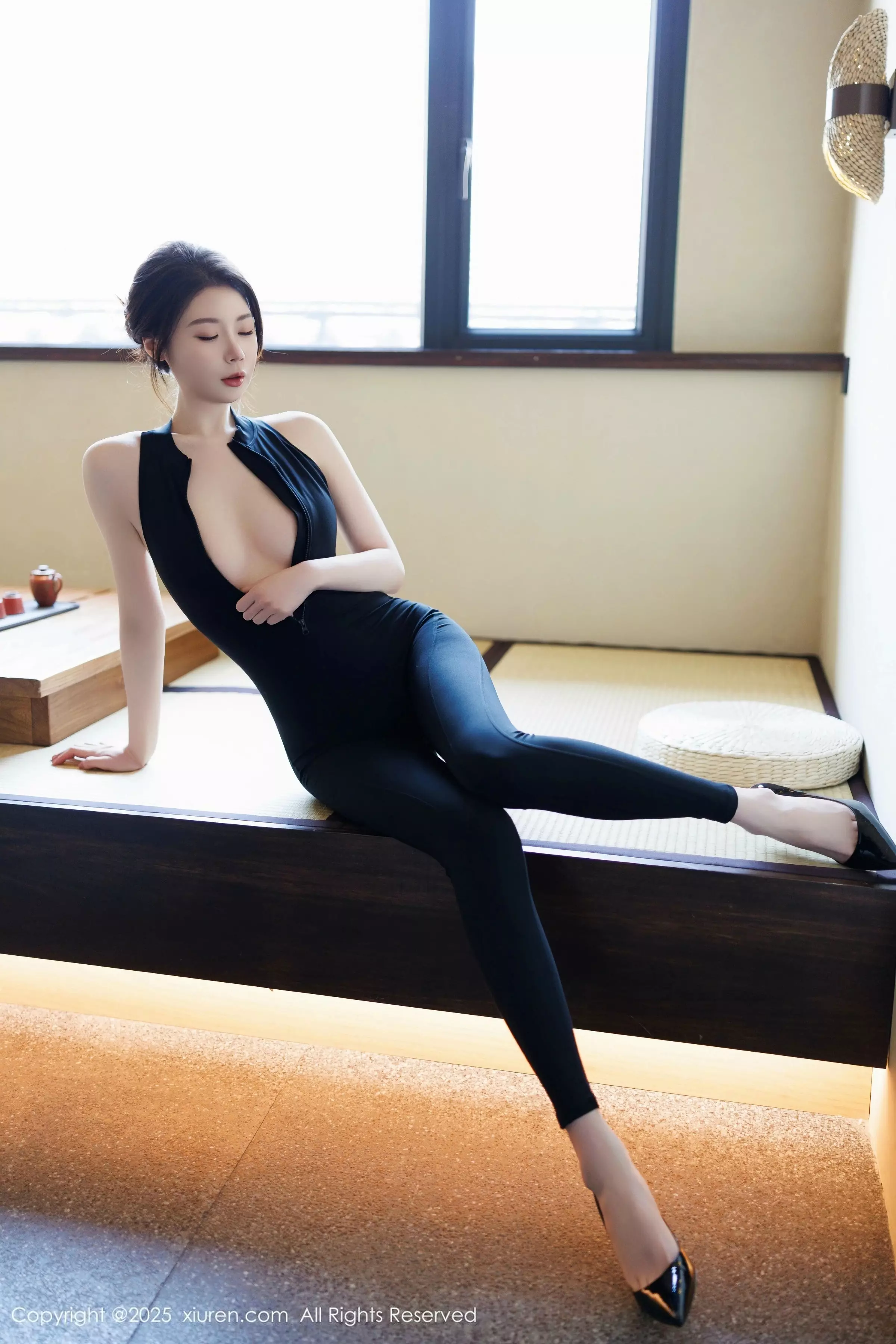 [[XiuRen秀人网]秀人网]No.10059_模特梦心玥性感黑色情趣内衣配黑丝吊袜秀高挑曼妙身姿诱惑写真83P