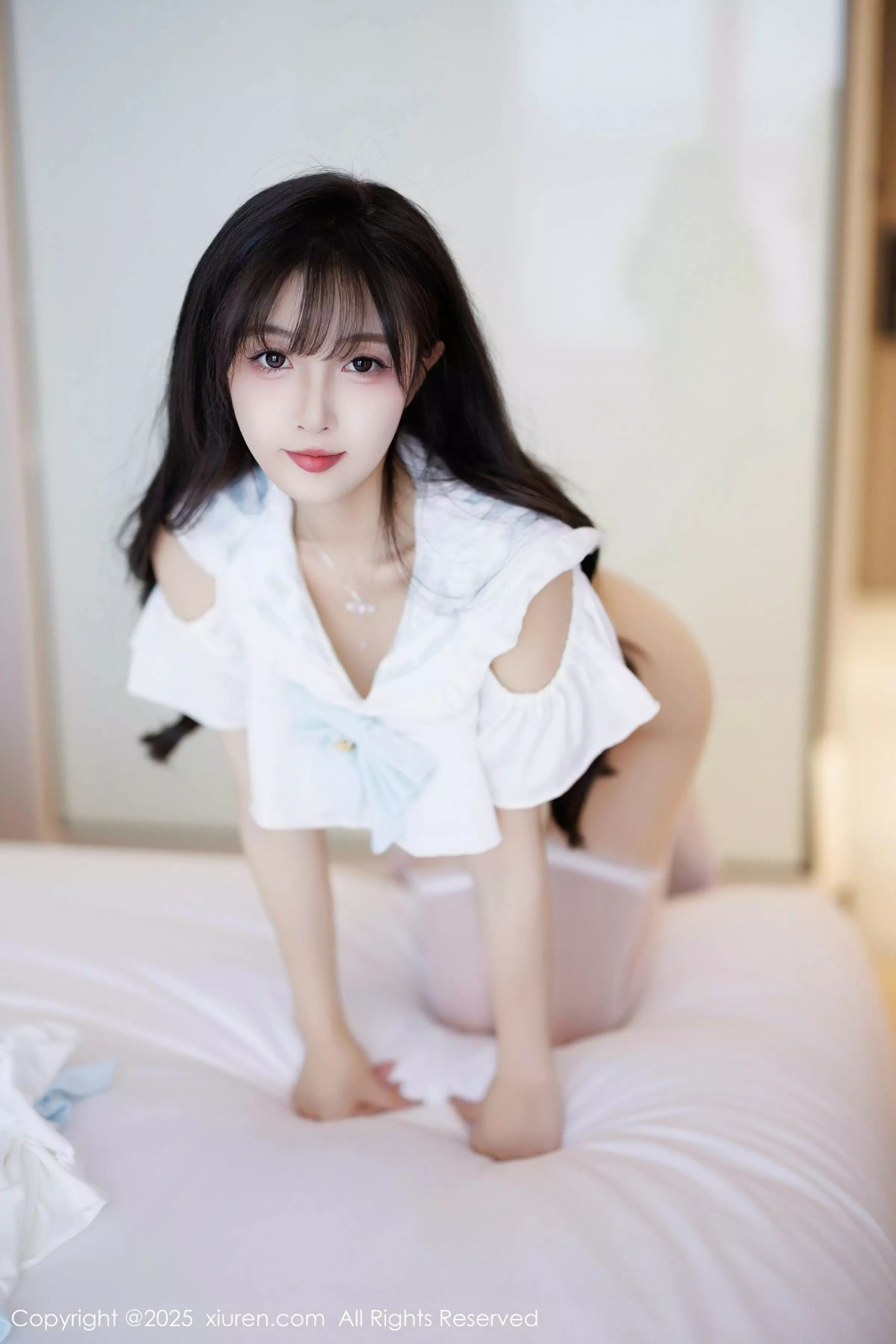 [[XiuRen秀人网]秀人网]No.10067_模特樱桃小阑子性感白色上衣配黑短裙秀曼妙身姿迷人诱惑写真83P