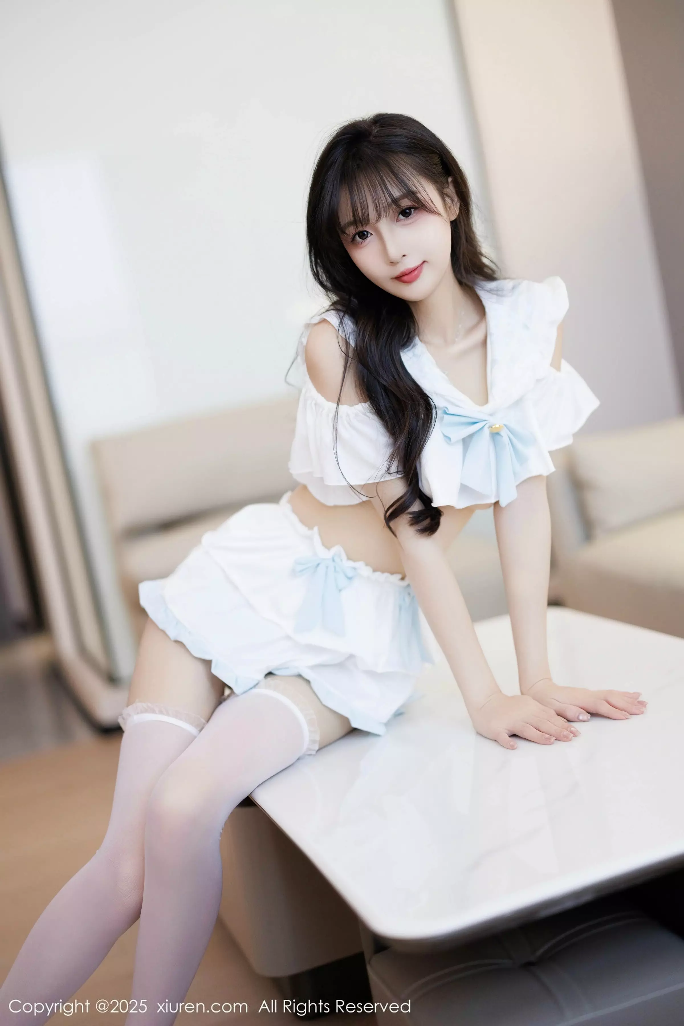 [[XiuRen秀人网]秀人网]No.10067_模特樱桃小阑子性感白色上衣配黑短裙秀曼妙身姿迷人诱惑写真83P