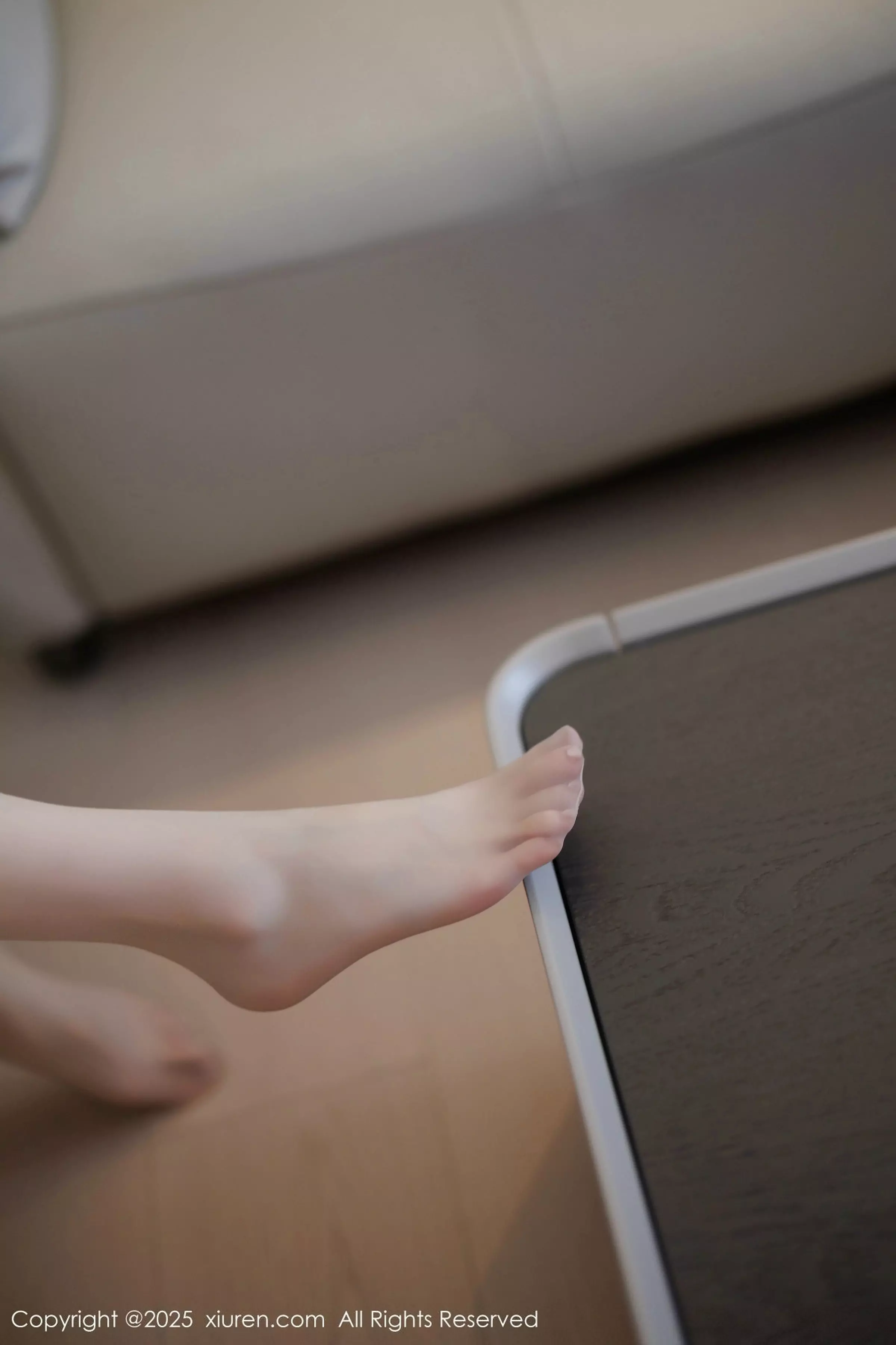 [[XiuRen秀人网]秀人网]No.10067_模特樱桃小阑子性感白色上衣配黑短裙秀曼妙身姿迷人诱惑写真83P