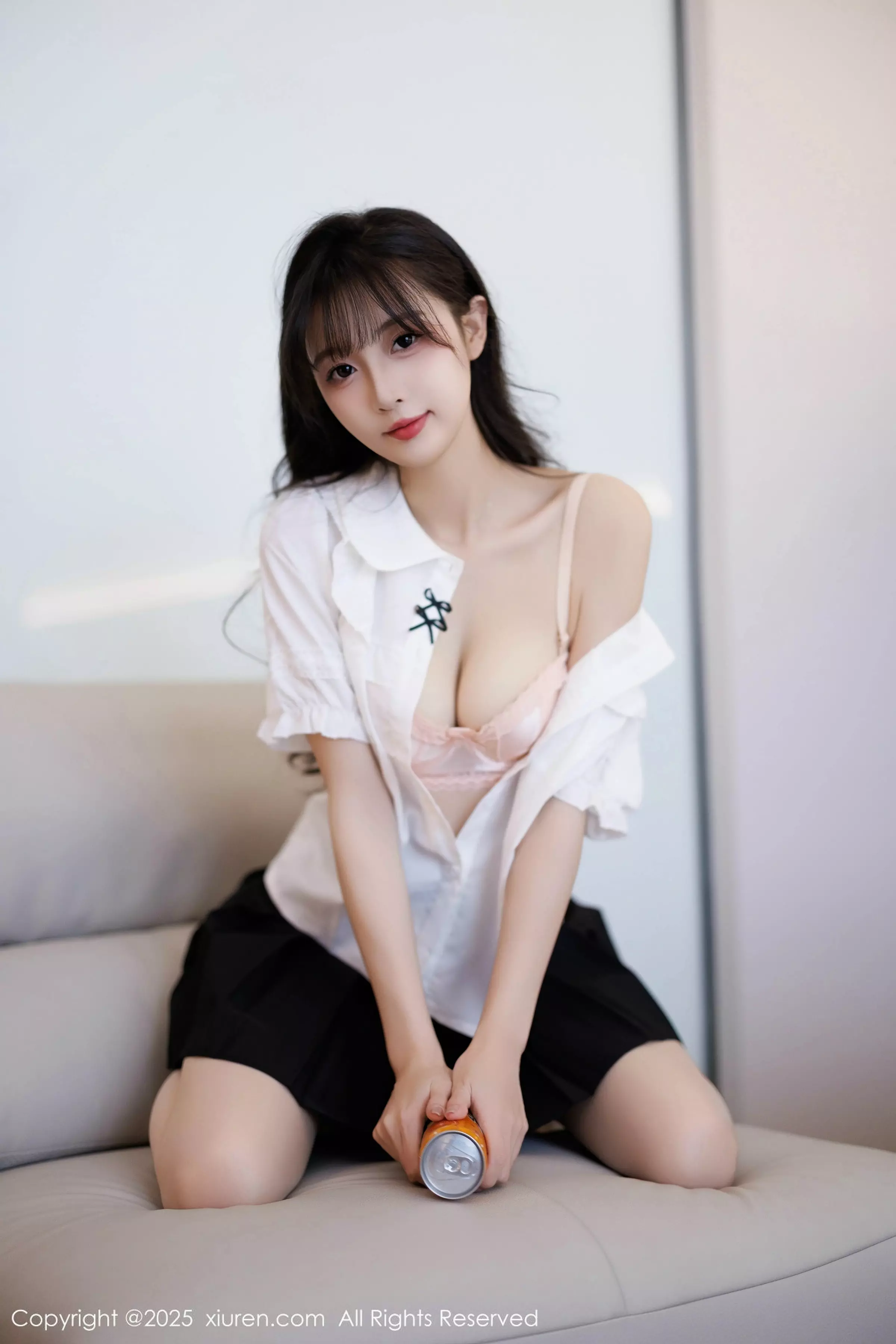 [[XiuRen秀人网]秀人网]No.10067_模特樱桃小阑子性感白色上衣配黑短裙秀曼妙身姿迷人诱惑写真83P